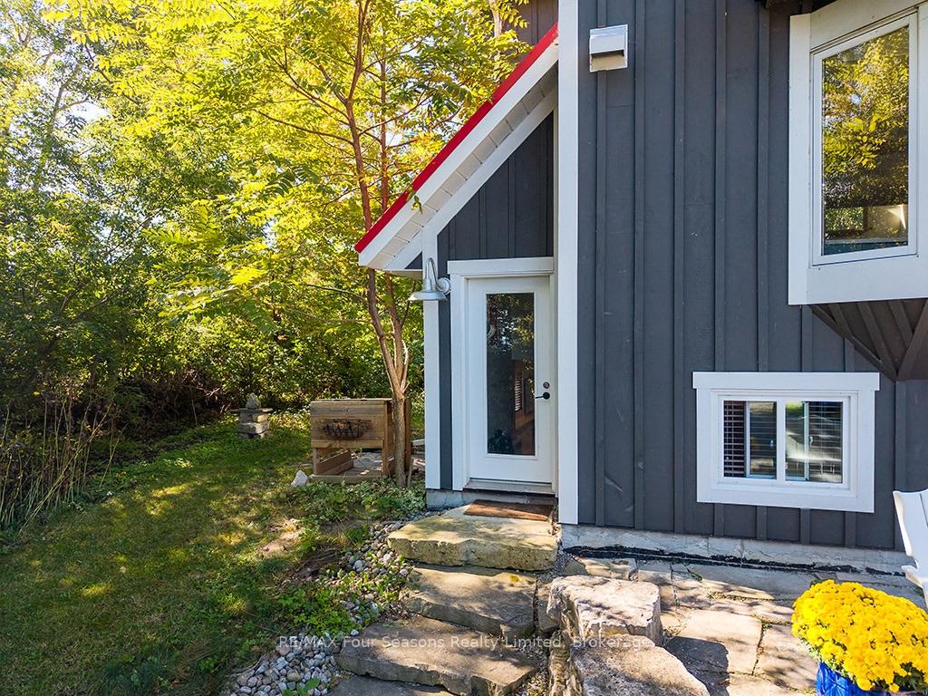 Photo 42 of 190 Lakeshore Road E, Blue Mountains — HOMEH