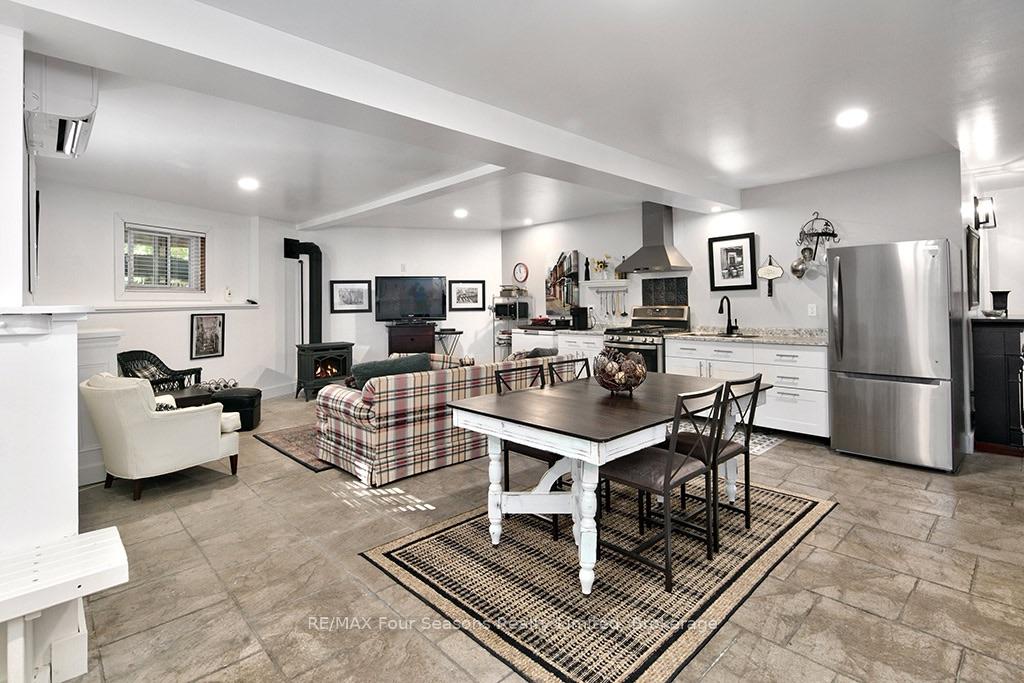 Photo 44 of 190 Lakeshore Road E, Blue Mountains — HOMEH