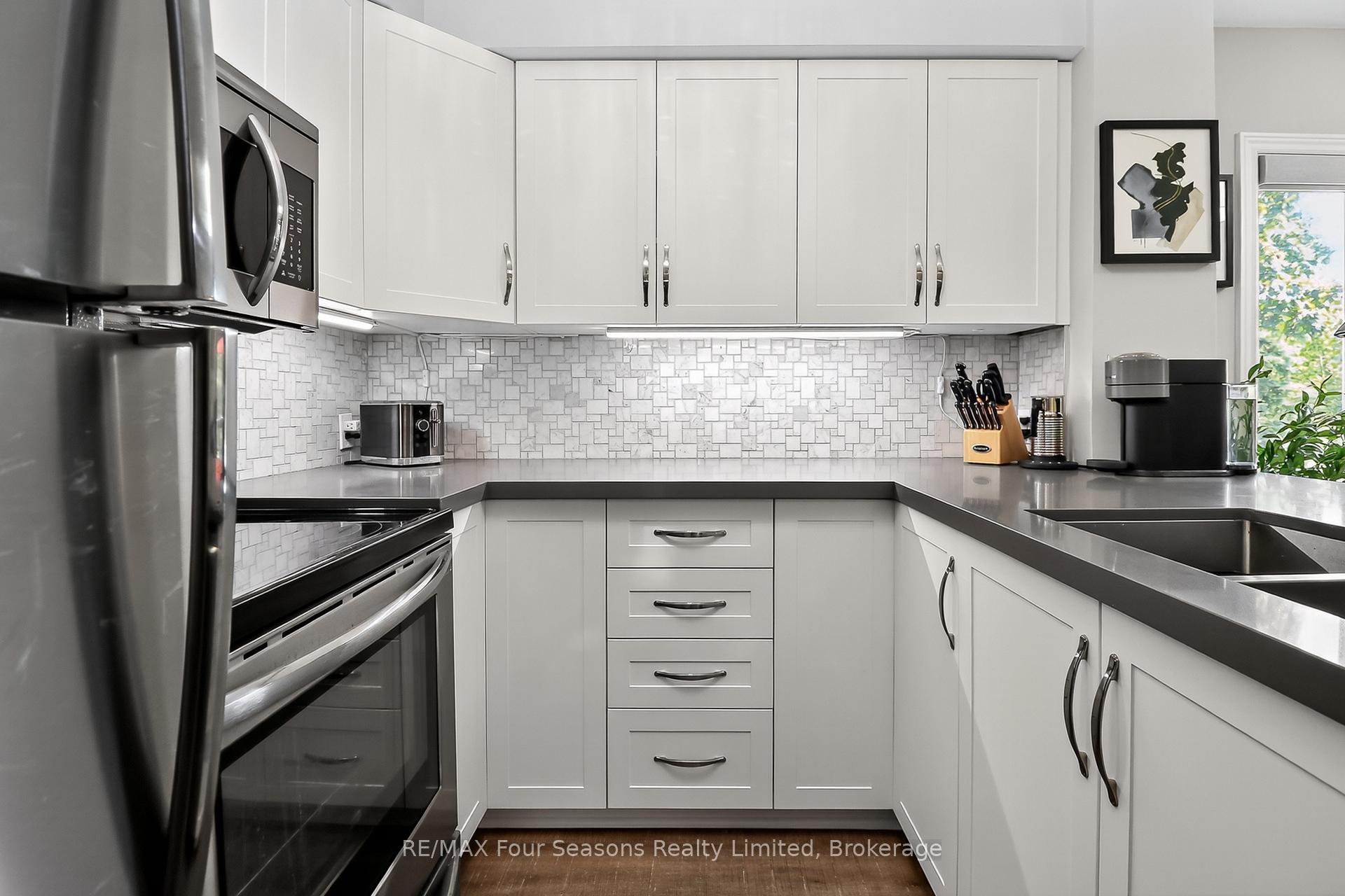 Photo 8 of 312 Mariners Way, Collingwood — HOMEH