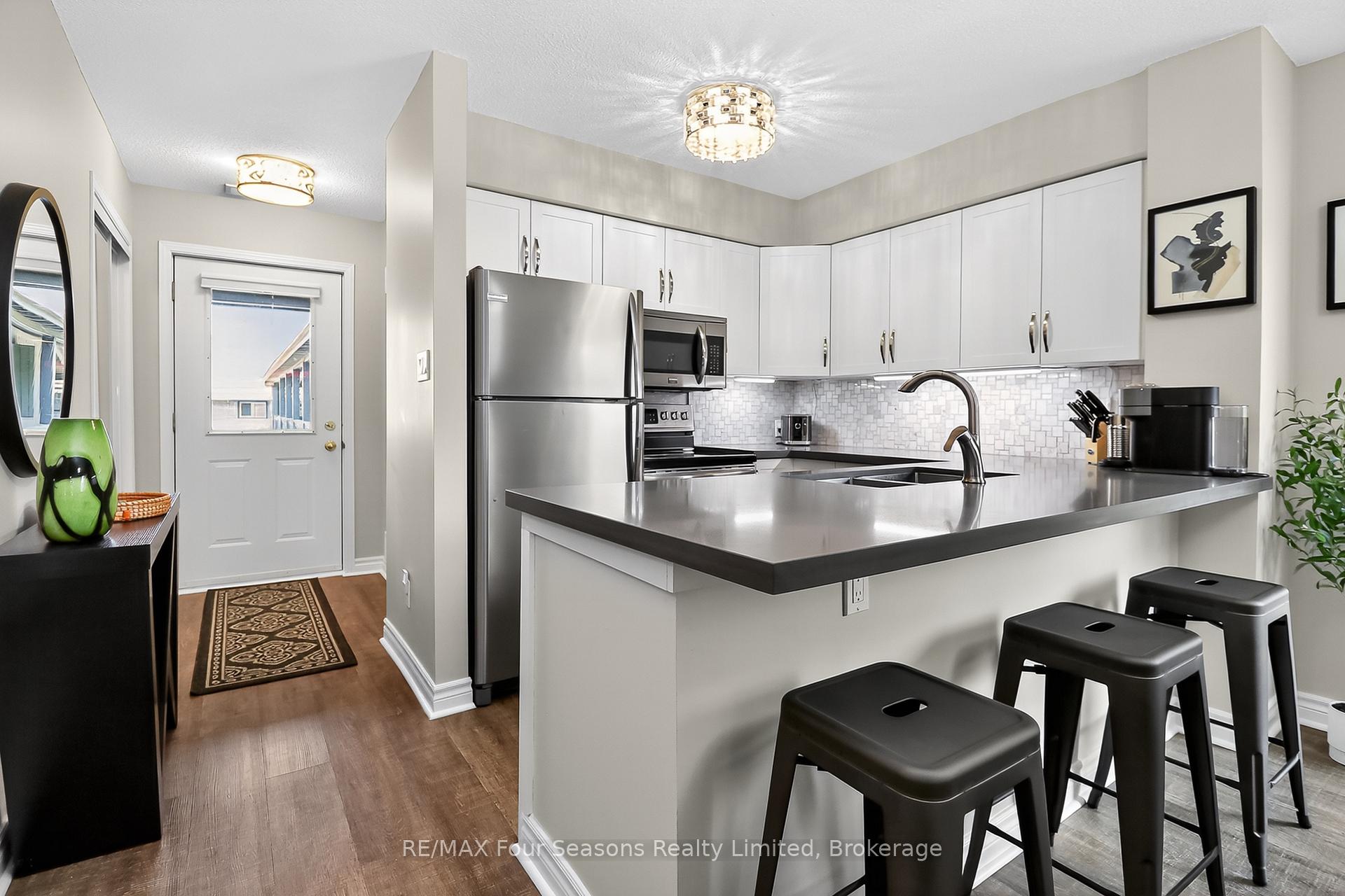 Photo 11 of 312 Mariners Way, Collingwood — HOMEH