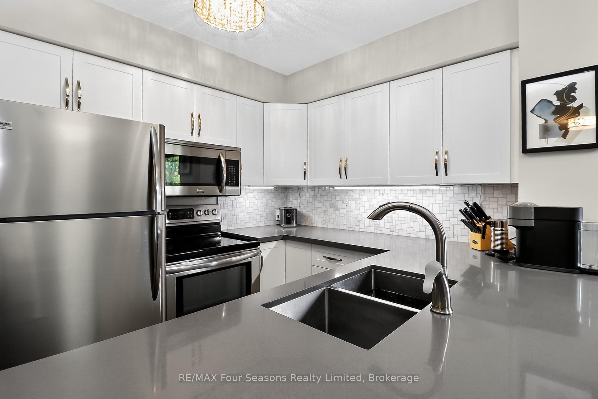 Photo 12 of 312 Mariners Way, Collingwood — HOMEH
