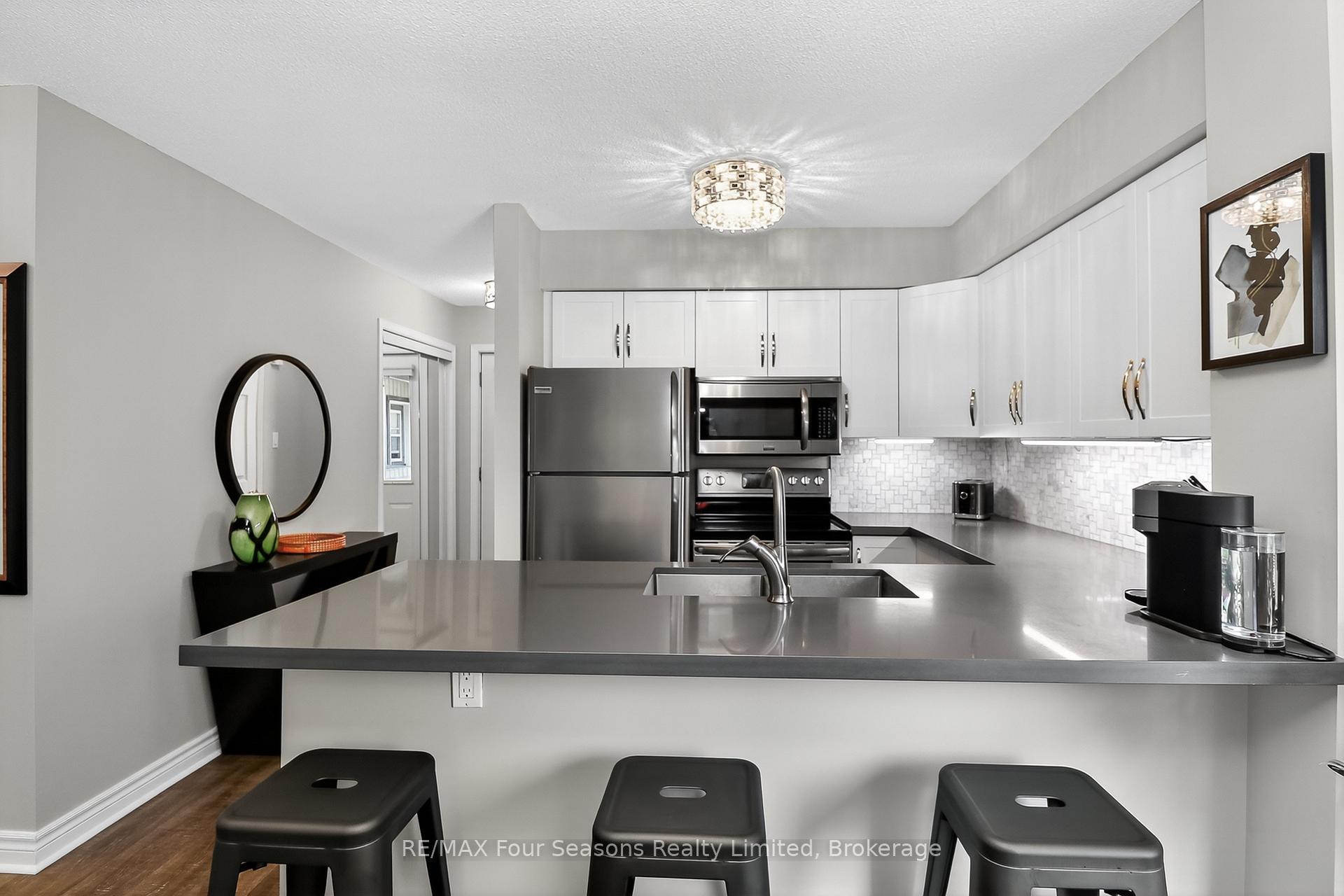 Photo 16 of 312 Mariners Way, Collingwood — HOMEH