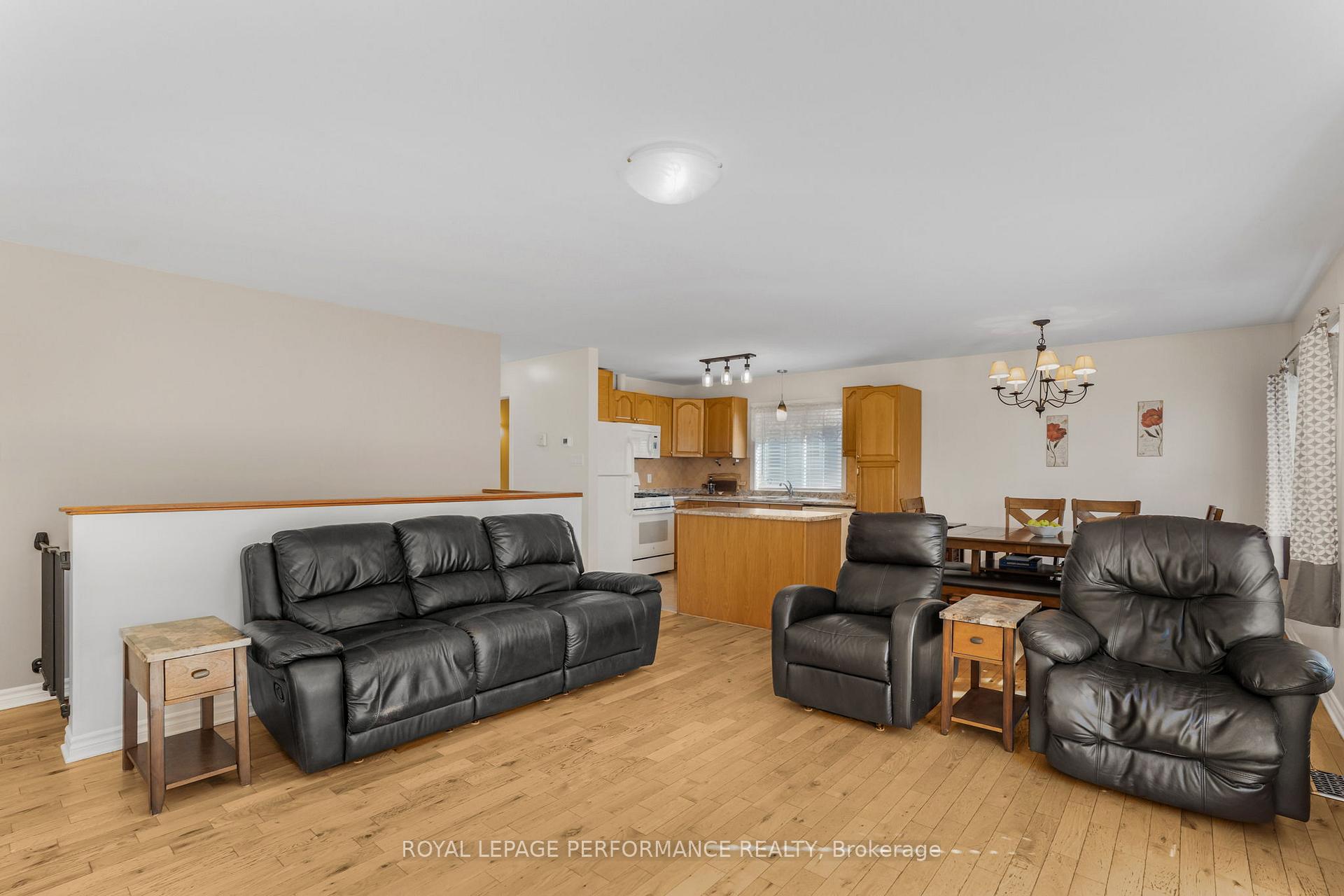 Photo 14 of 40 Lori Lane, North Dundas, Chesterville — HOMEH