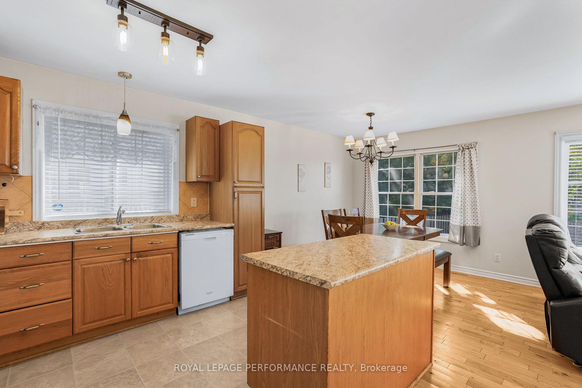 Photo 23 of 40 Lori Lane, North Dundas, Chesterville — HOMEH