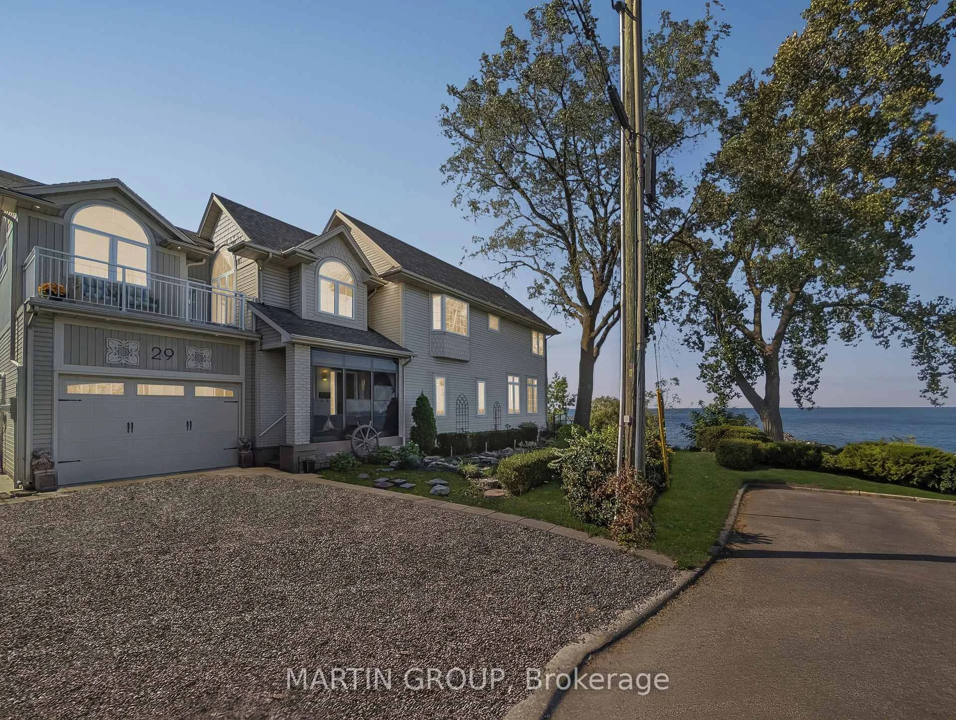 Photo 3 of 29 Considine Avenue, St. Catharines, Port Dalhousie — HOMEH