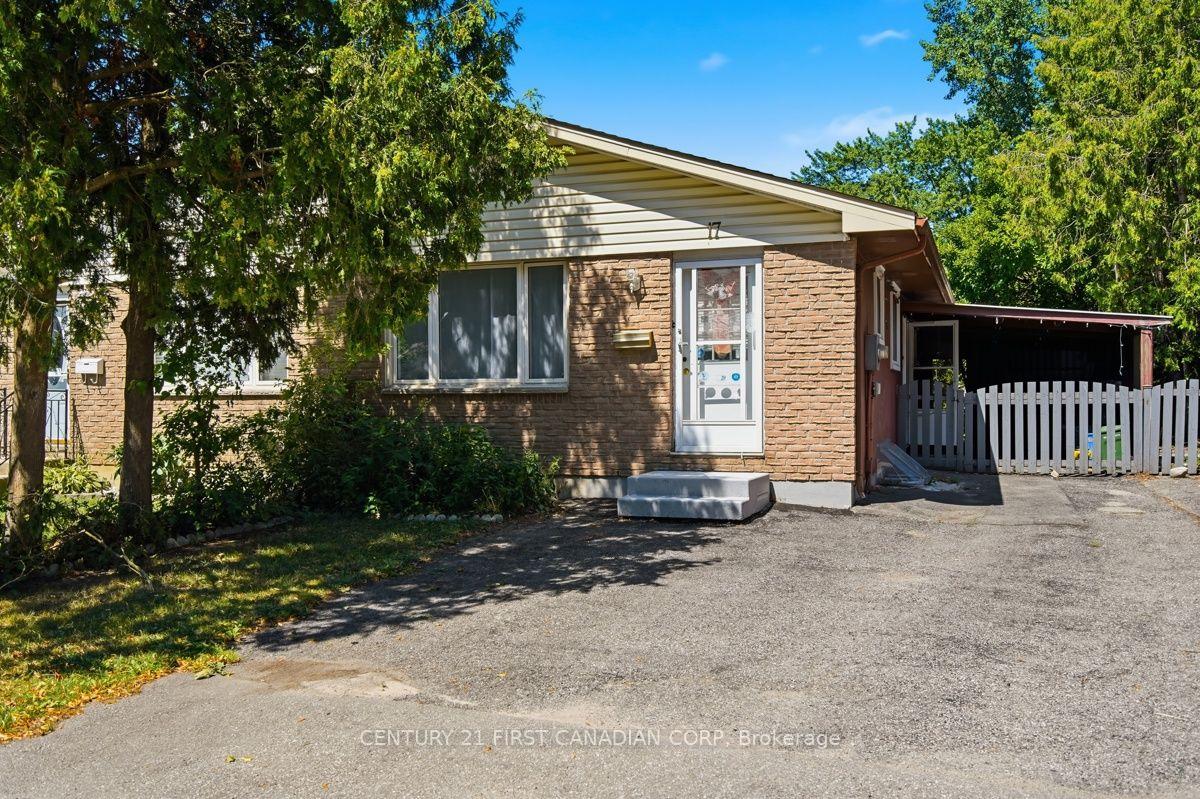 Photo 2 of 17 Edgemere Crescent, London, South T — HOMEH
