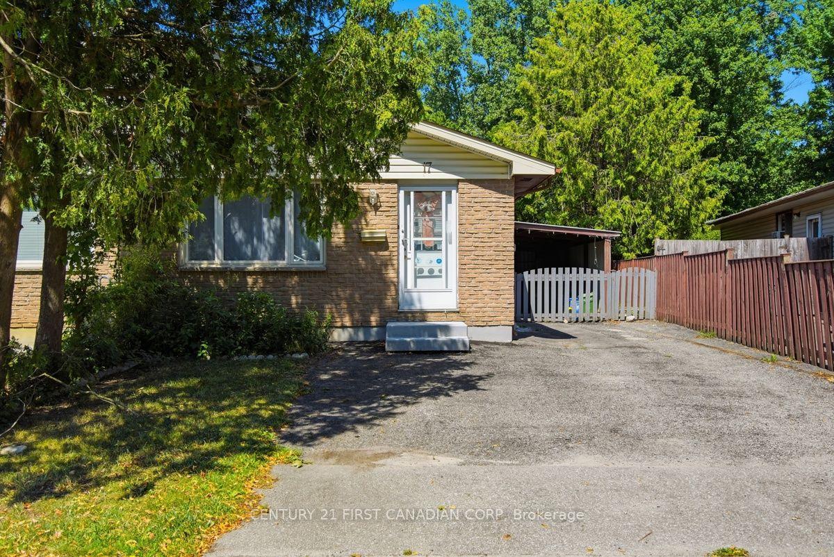 Photo 3 of 17 Edgemere Crescent, London, South T — HOMEH