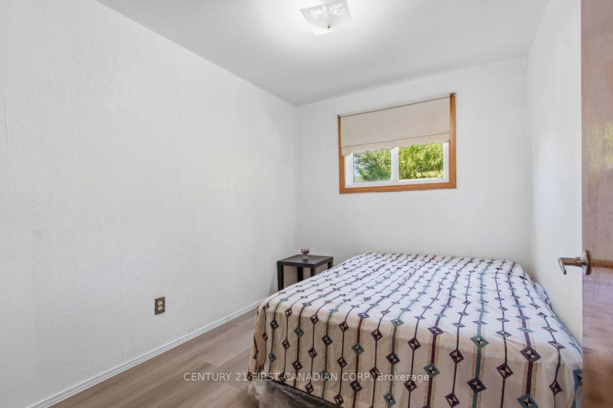 Photo 8 of 17 Edgemere Crescent, London, South T — HOMEH