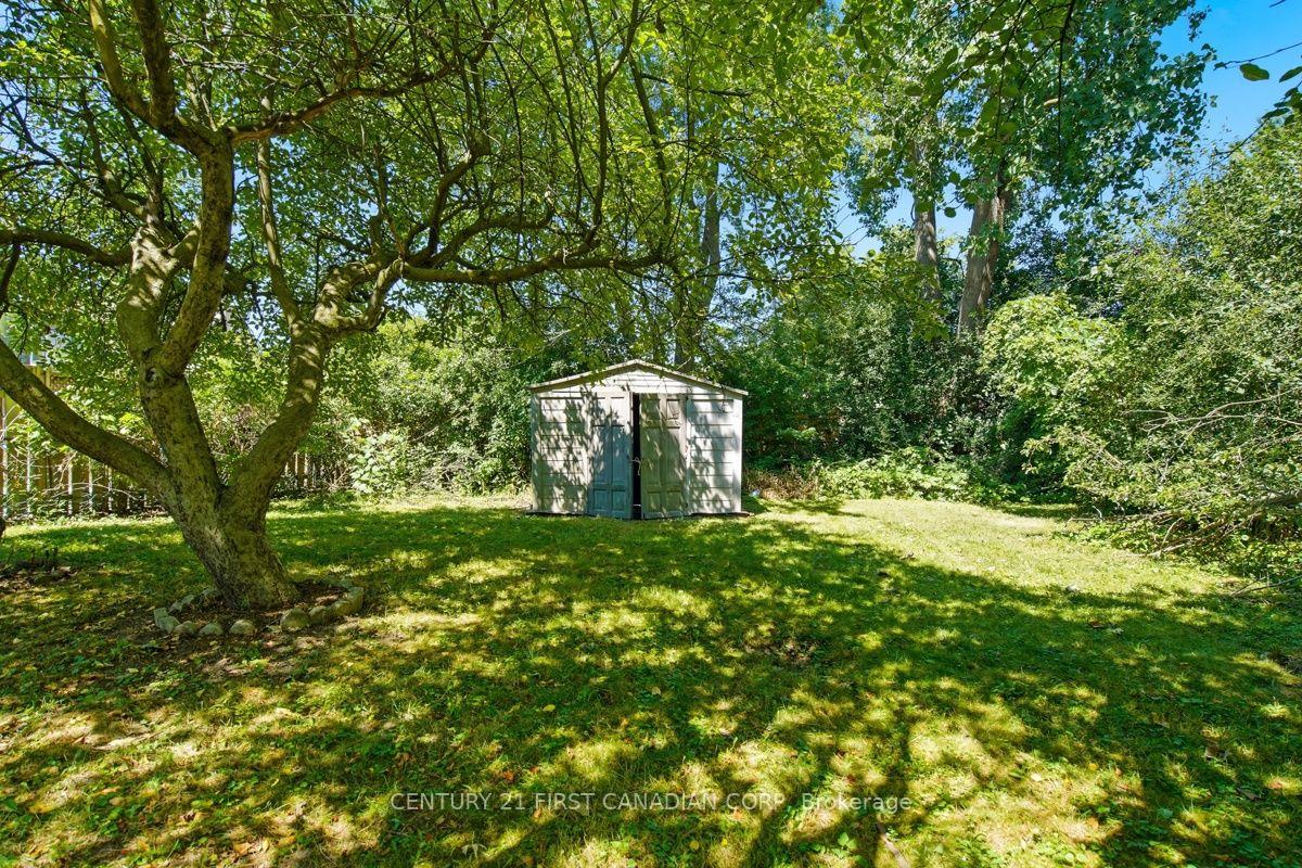 Photo 13 of 17 Edgemere Crescent, London, South T — HOMEH