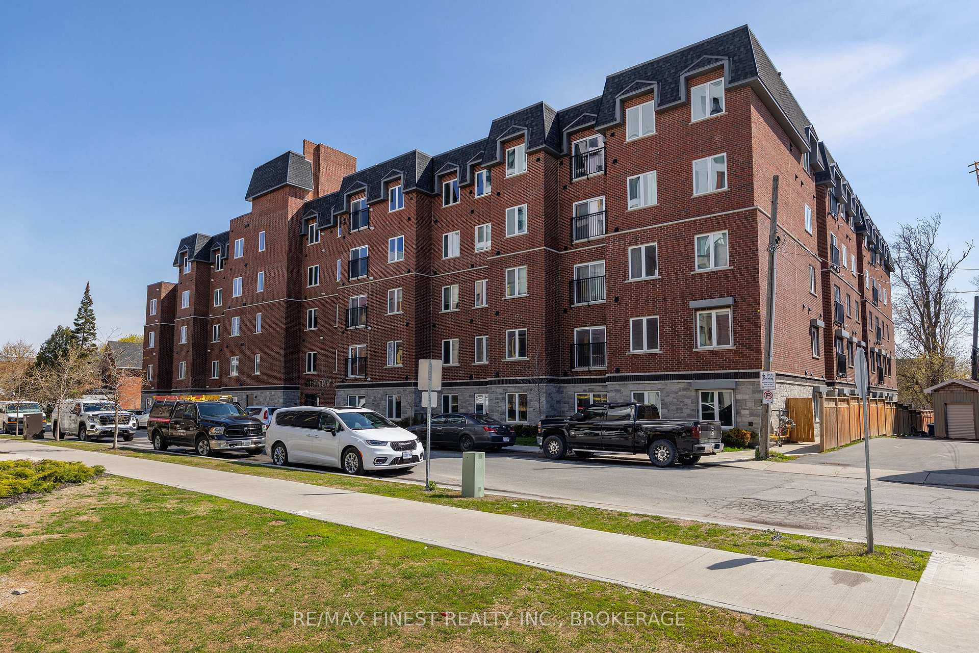 Photo of Unit 308, 501 Frontenac Street