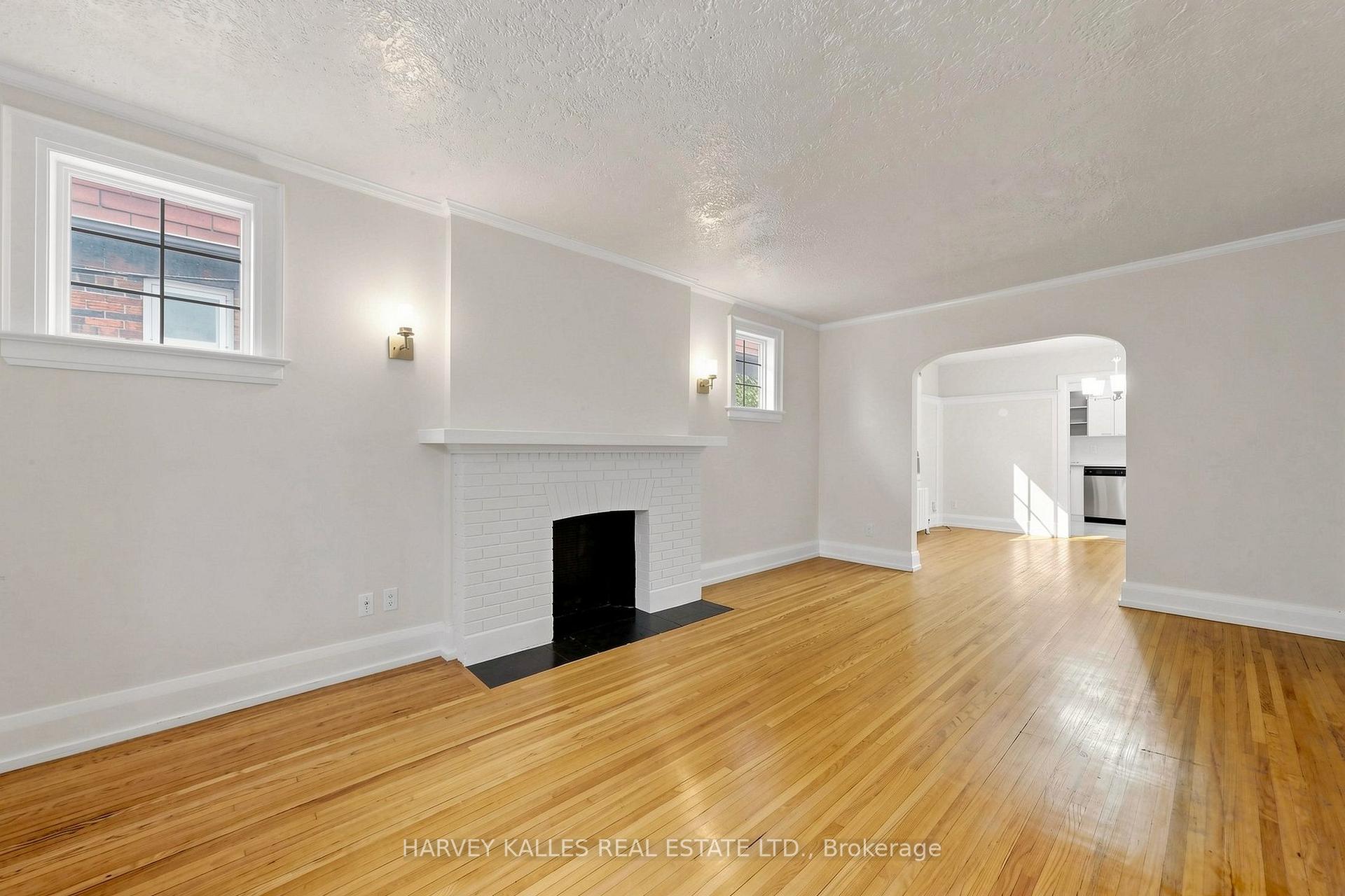 Photo 10 of Unit North 2nd, 163 Highbourne Road N, Toronto, Yonge-Eglinton — HOMEH