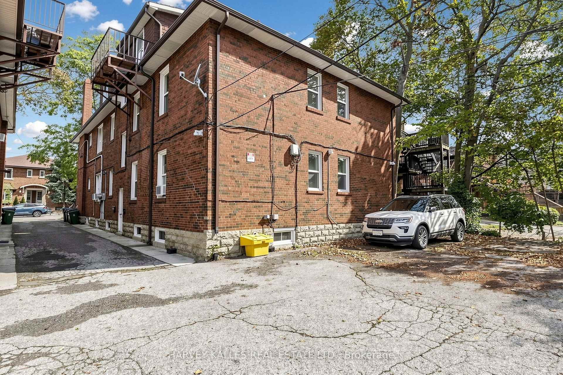 Photo 32 of Unit North 2nd, 163 Highbourne Road N, Toronto, Yonge-Eglinton — HOMEH