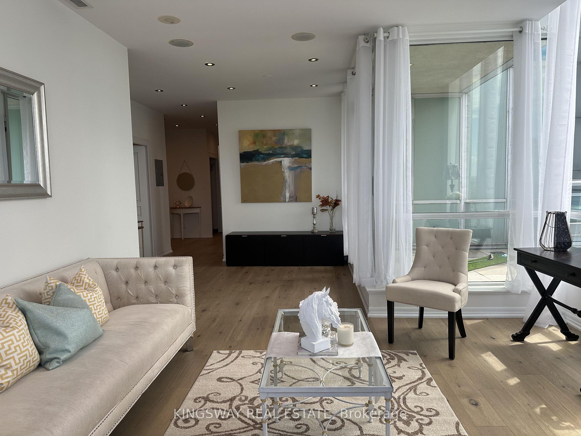 Photo 4 of Unit 3404, 220 Burnhamthorpe Road W, Mississauga, City Centre — HOMEH