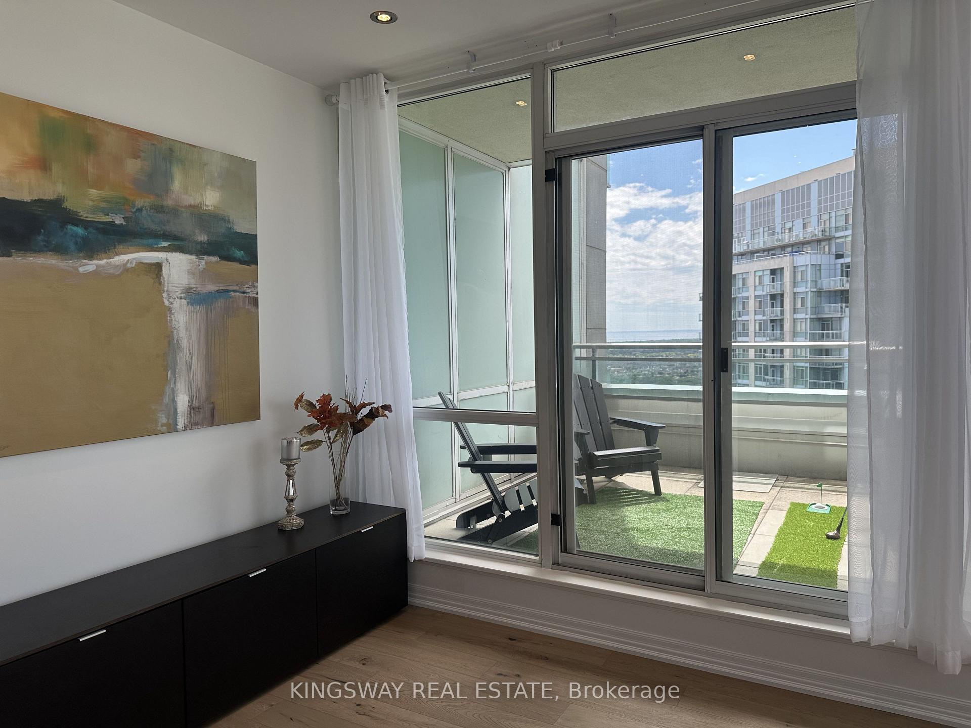 Photo 6 of Unit 3404, 220 Burnhamthorpe Road W, Mississauga, City Centre — HOMEH