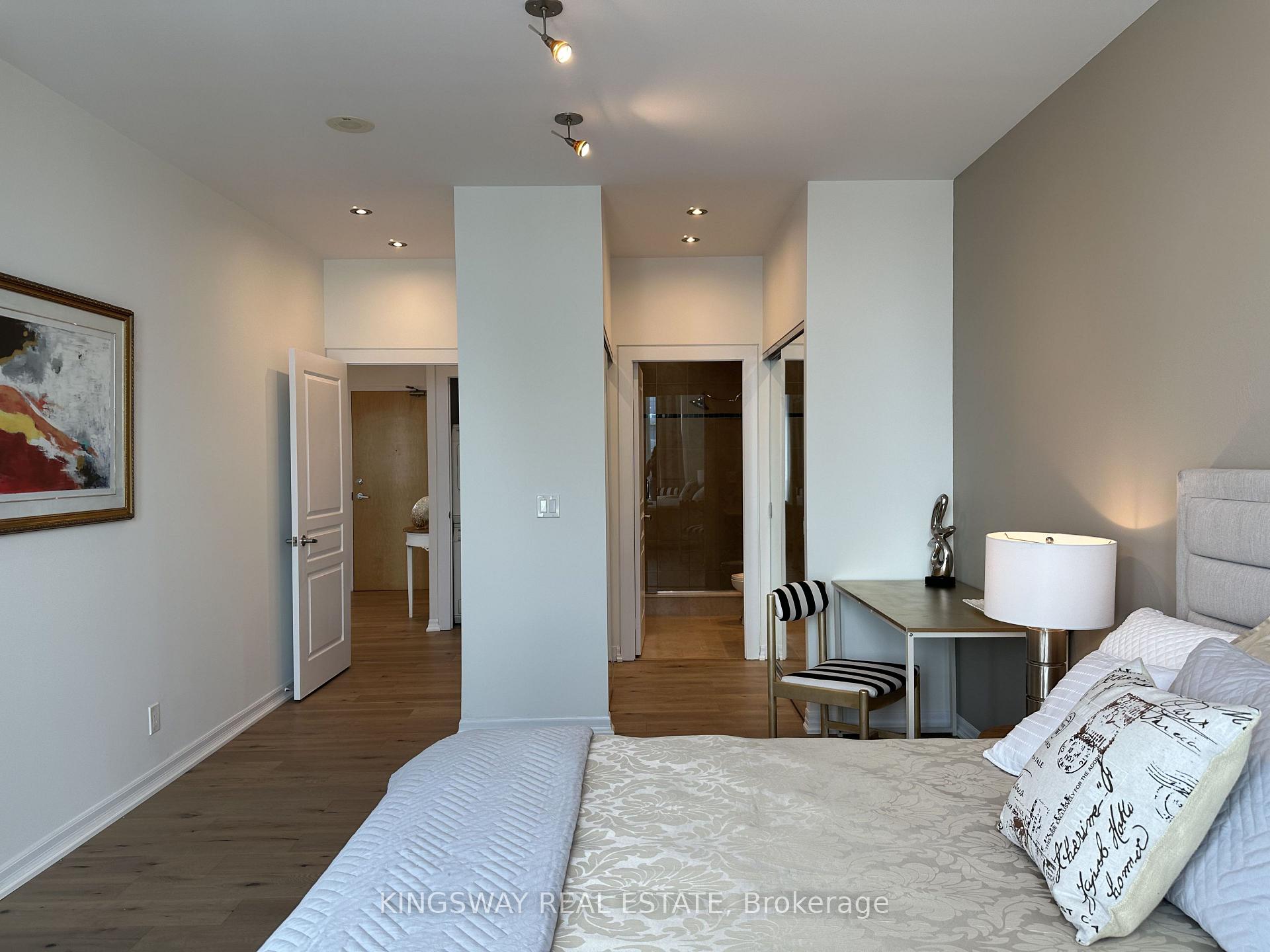 Photo 17 of Unit 3404, 220 Burnhamthorpe Road W, Mississauga, City Centre — HOMEH