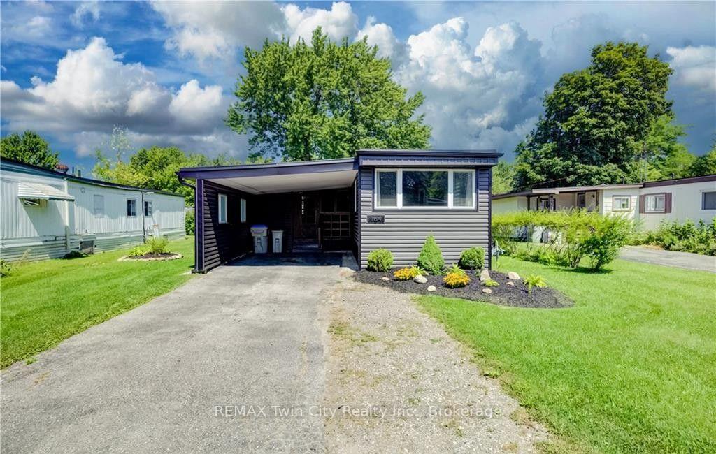 Photo 5 of 164 Birch Street, Perth East, Crystal Lake — HOMEH