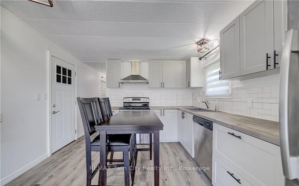 Photo 11 of 164 Birch Street, Perth East, Crystal Lake — HOMEH