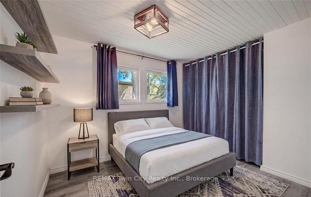 Photo 17 of 164 Birch Street, Perth East, Crystal Lake — HOMEH