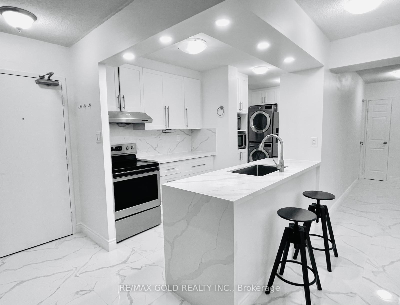 Photo 2 of Unit 1611, 390 Dixon Road, Etobicoke, Kingsview Village-The Westway — HOMEH