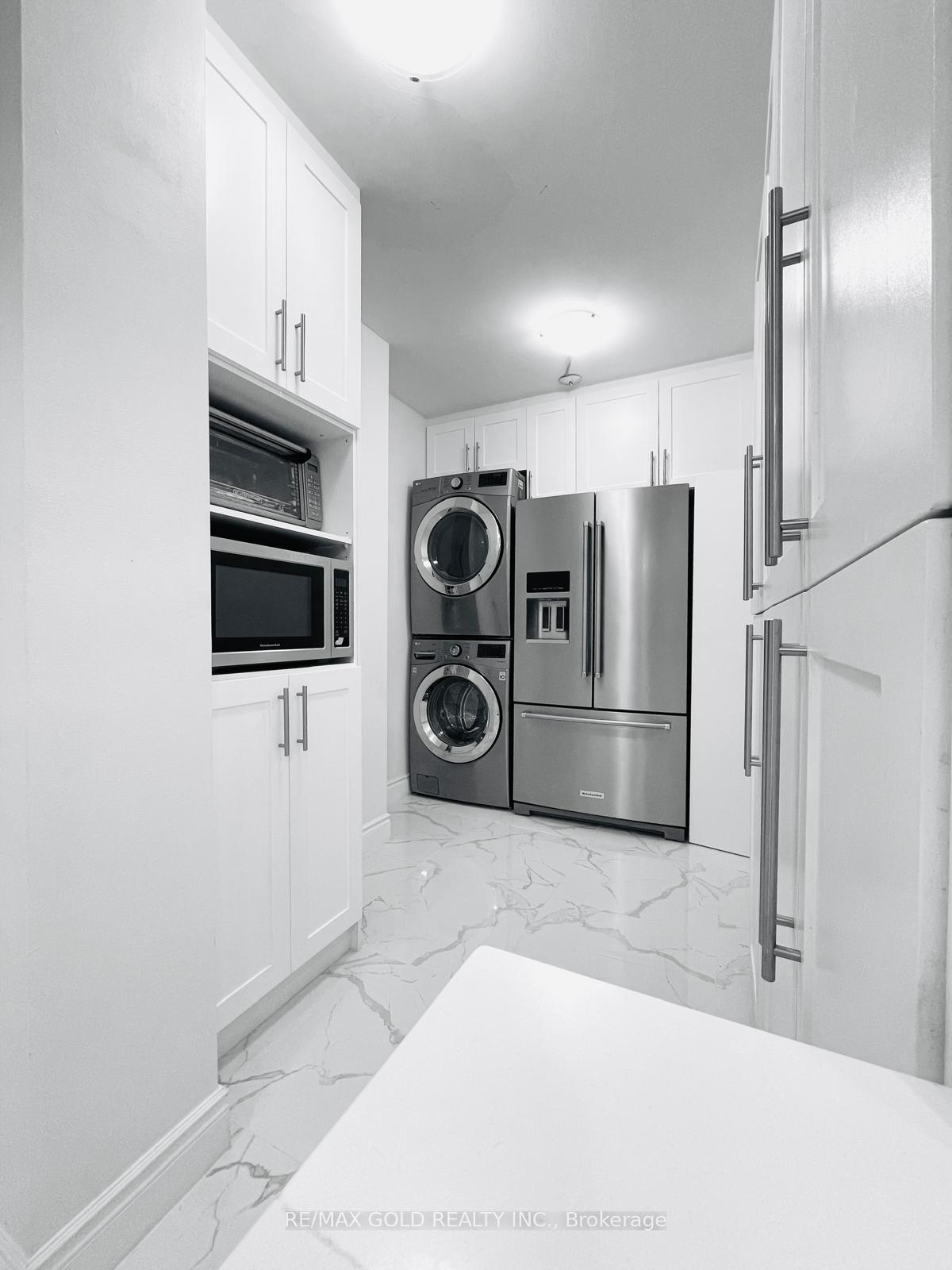 Photo 4 of Unit 1611, 390 Dixon Road, Etobicoke, Kingsview Village-The Westway — HOMEH