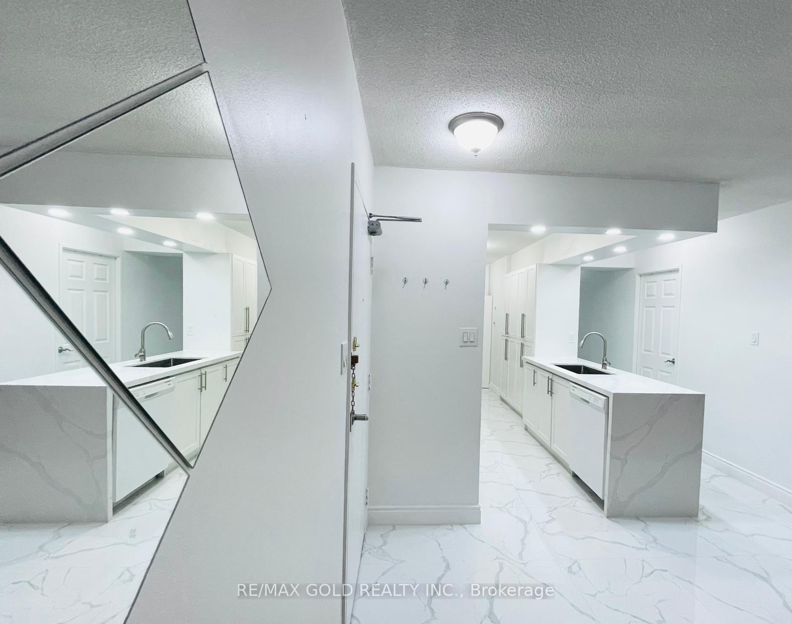 Photo 8 of Unit 1611, 390 Dixon Road, Etobicoke, Kingsview Village-The Westway — HOMEH