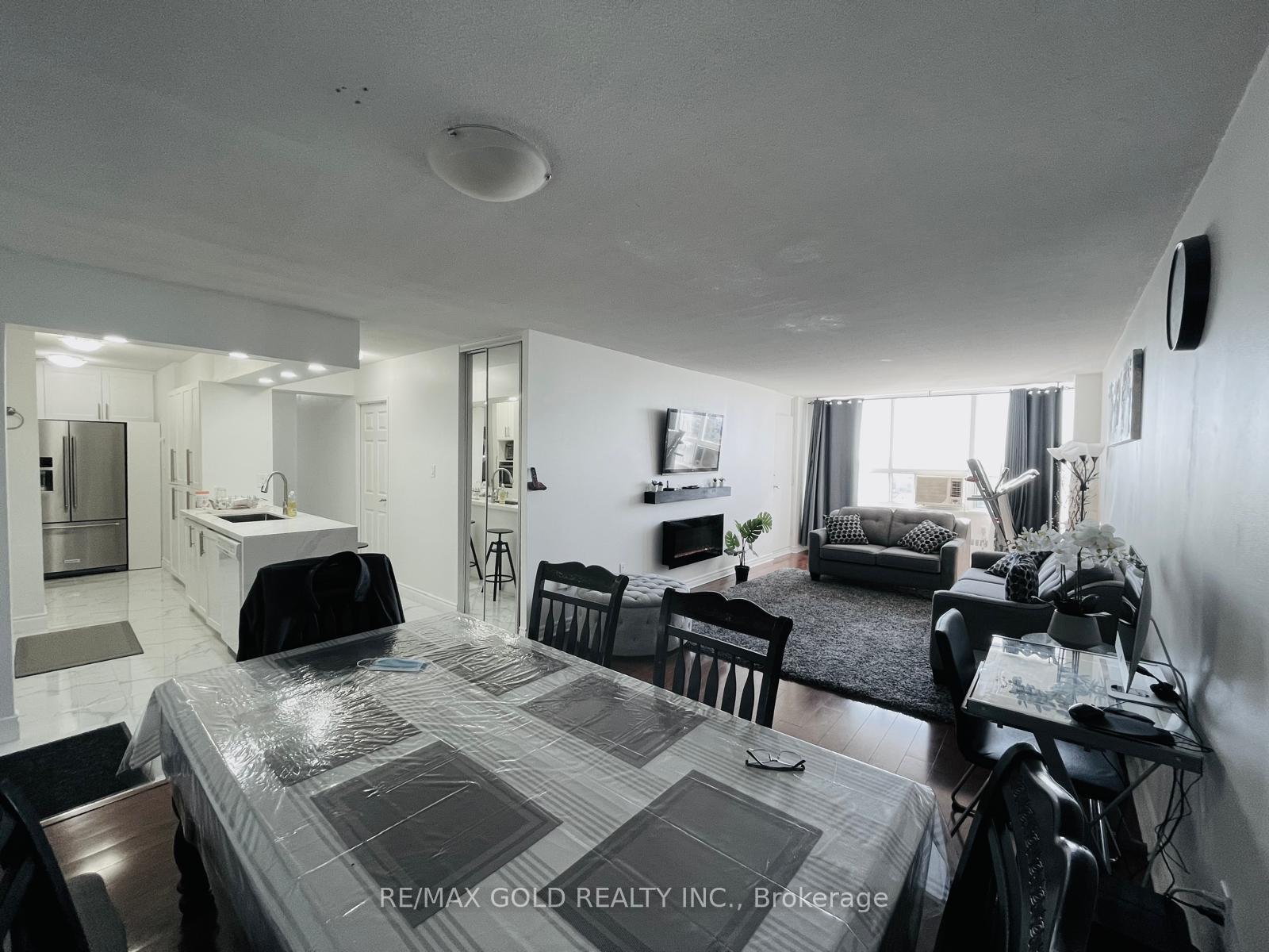 Photo 9 of Unit 1611, 390 Dixon Road, Etobicoke, Kingsview Village-The Westway — HOMEH