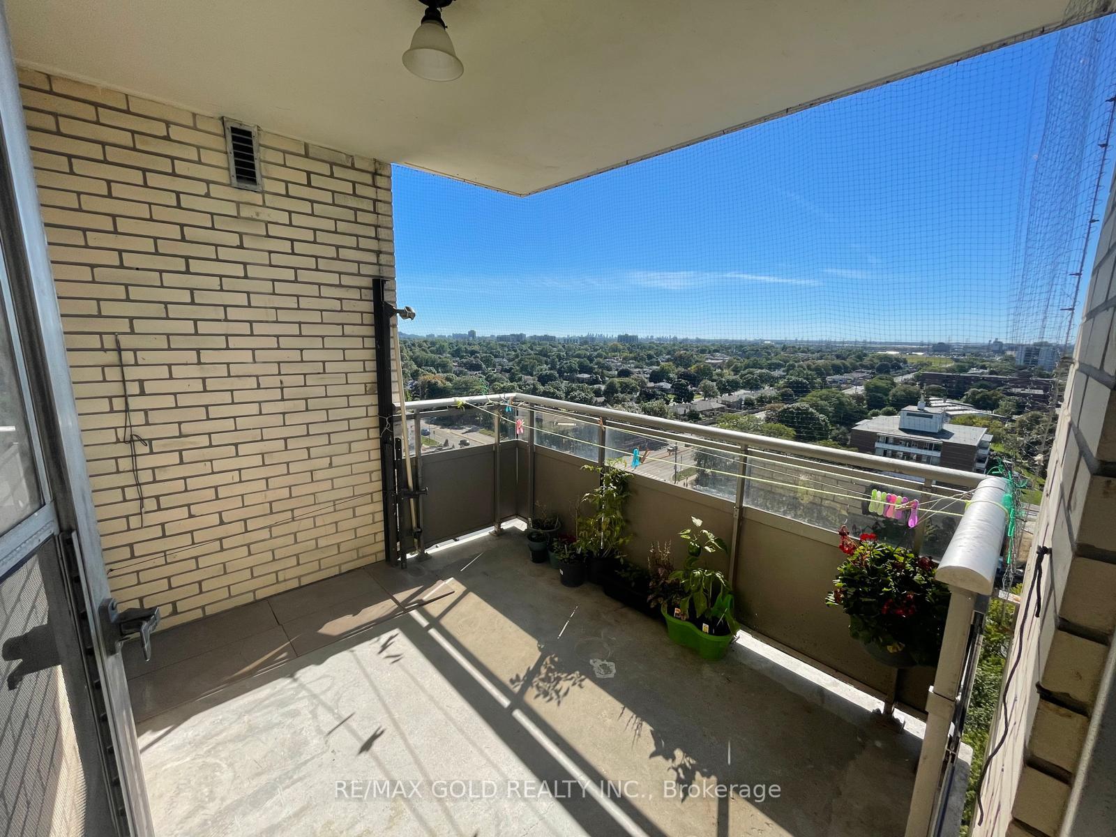 Photo 17 of Unit 1611, 390 Dixon Road, Etobicoke, Kingsview Village-The Westway — HOMEH