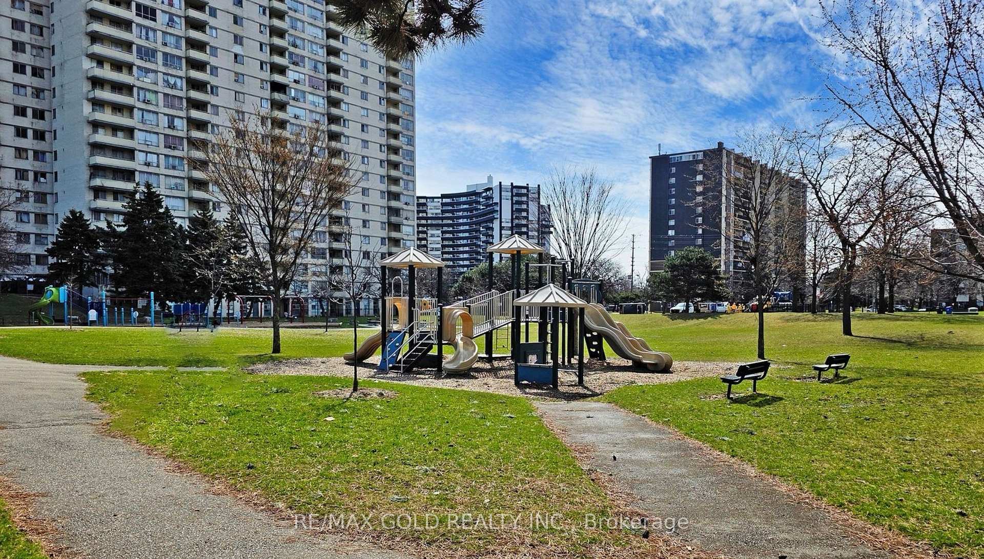 Photo 19 of Unit 1611, 390 Dixon Road, Etobicoke, Kingsview Village-The Westway — HOMEH