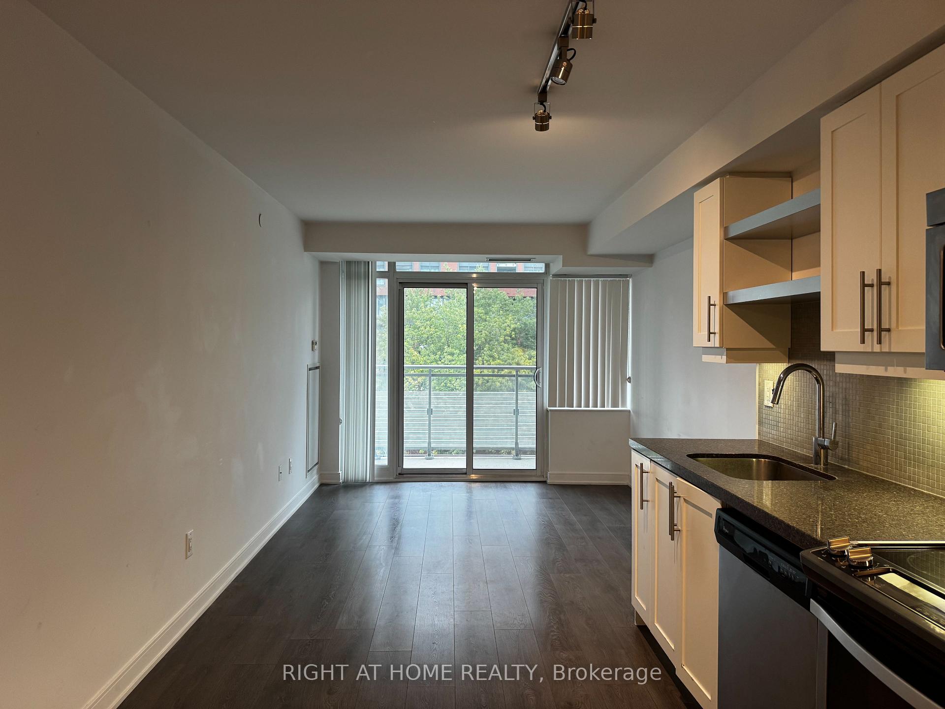 Photo 7 of Unit 723, 525 Adelaide Street W, Toronto, Waterfront Communities — HOMEH