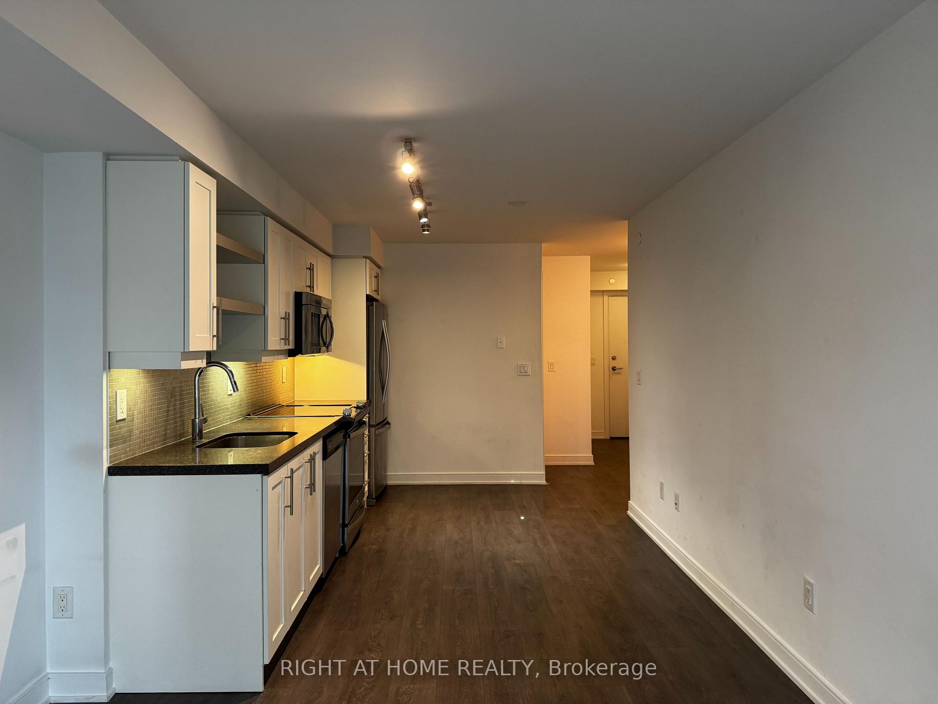 Photo 9 of Unit 723, 525 Adelaide Street W, Toronto, Waterfront Communities — HOMEH