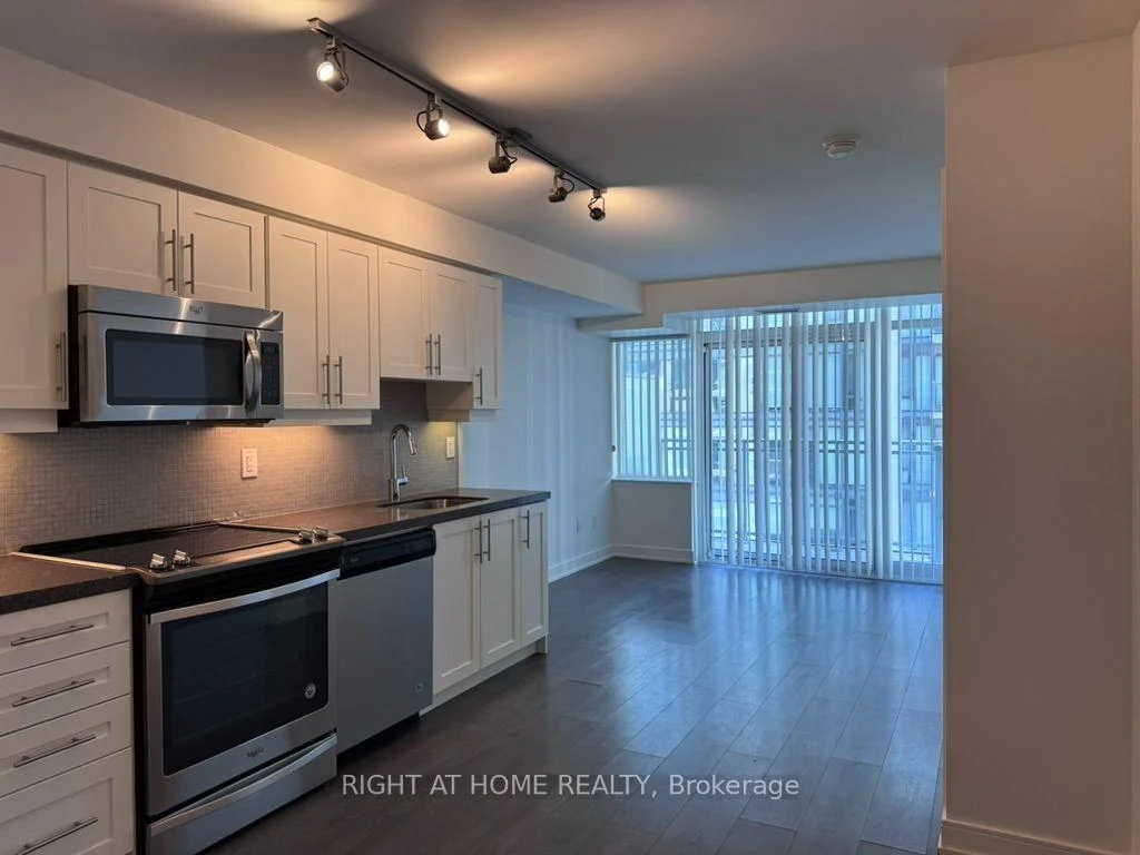 Photo 2 of Unit 723, 525 Adelaide Street W, Toronto, Waterfront Communities — HOMEH