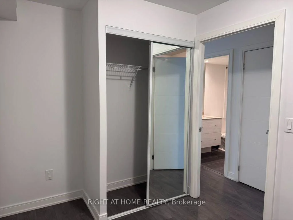 Photo 8 of Unit 723, 525 Adelaide Street W, Toronto, Waterfront Communities — HOMEH
