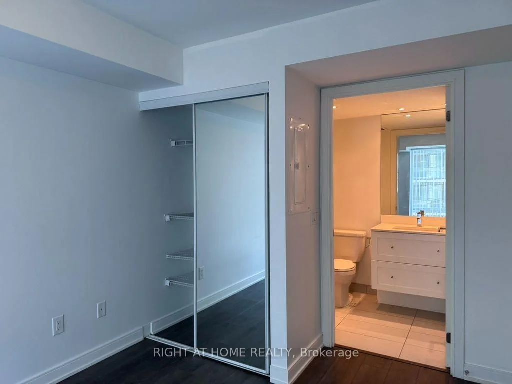 Photo 24 of Unit 723, 525 Adelaide Street W, Toronto, Waterfront Communities — HOMEH