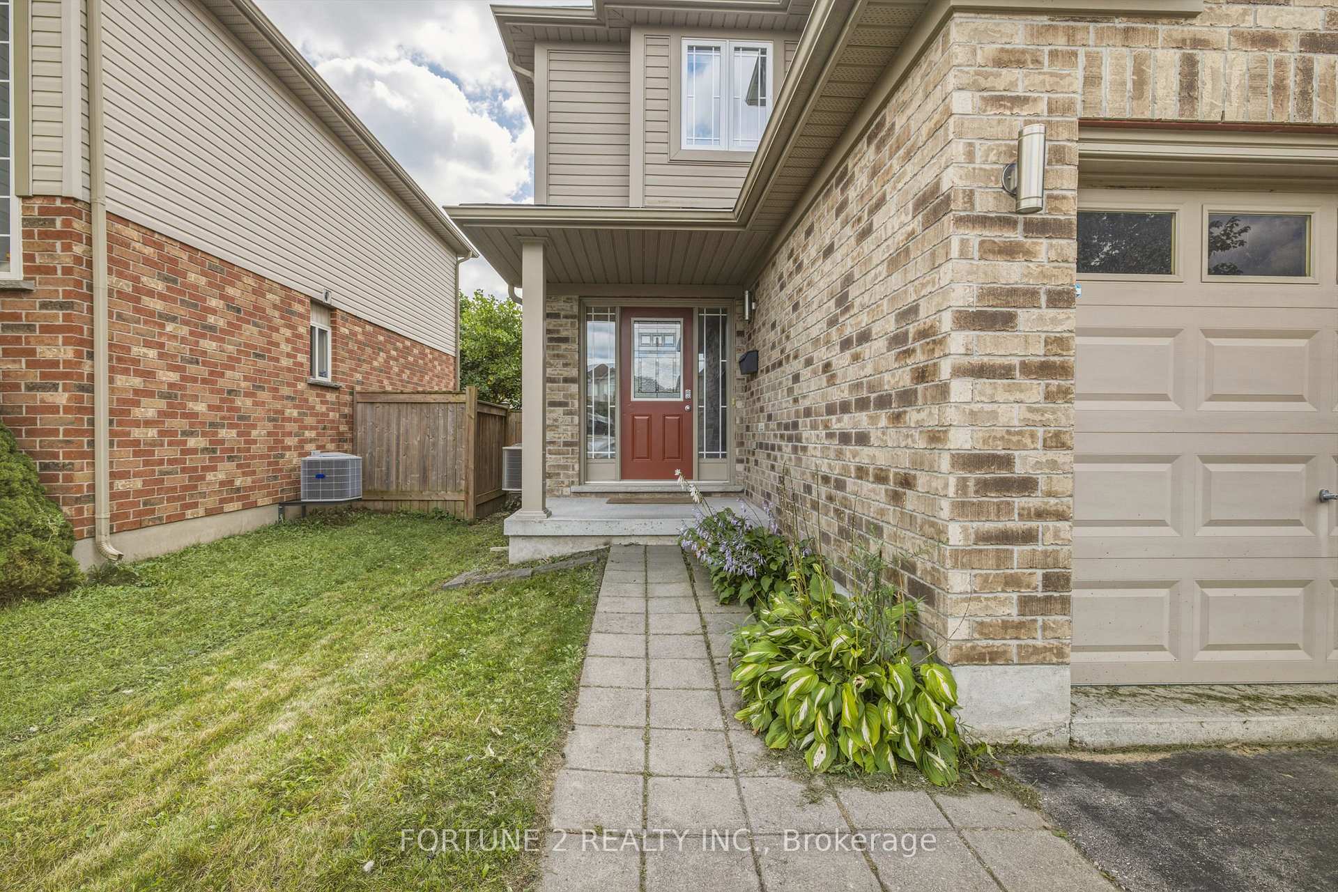 Photo 6 of 2901 Lemieux Walk, London, South W — HOMEH