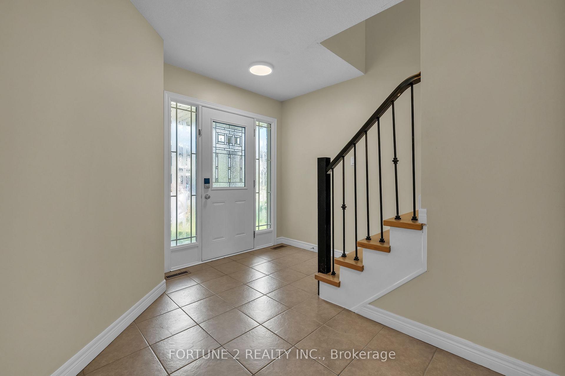 Photo 7 of 2901 Lemieux Walk, London, South W — HOMEH