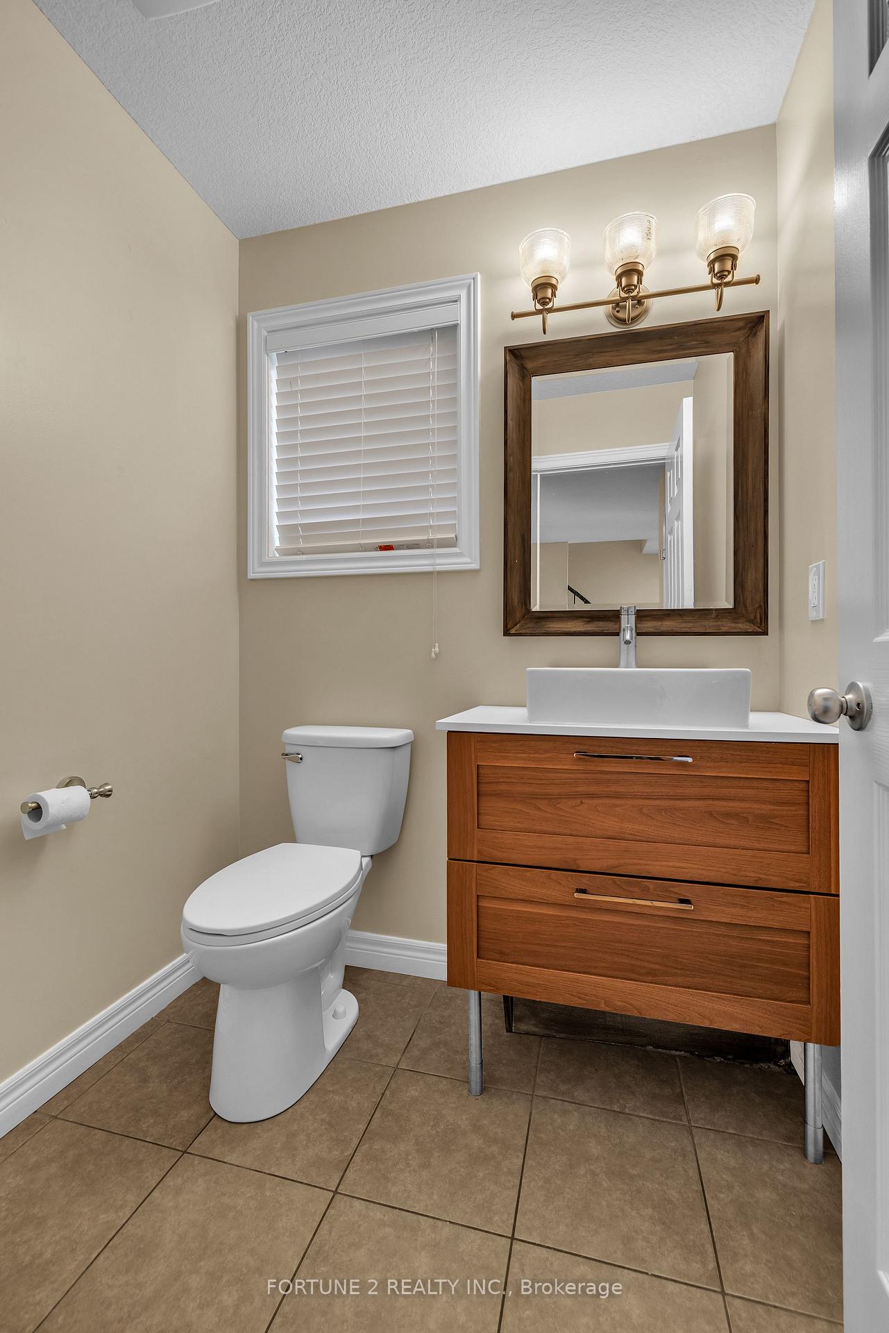 Photo 8 of 2901 Lemieux Walk, London, South W — HOMEH