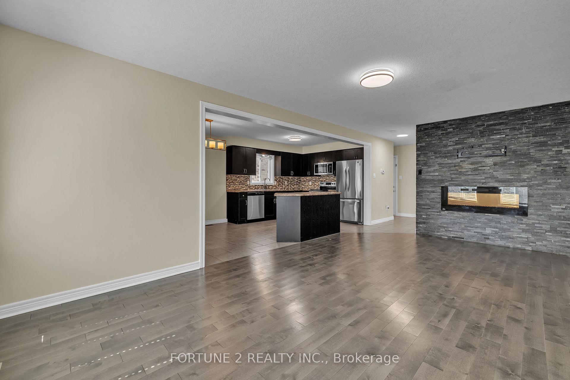 Photo 14 of 2901 Lemieux Walk, London, South W — HOMEH