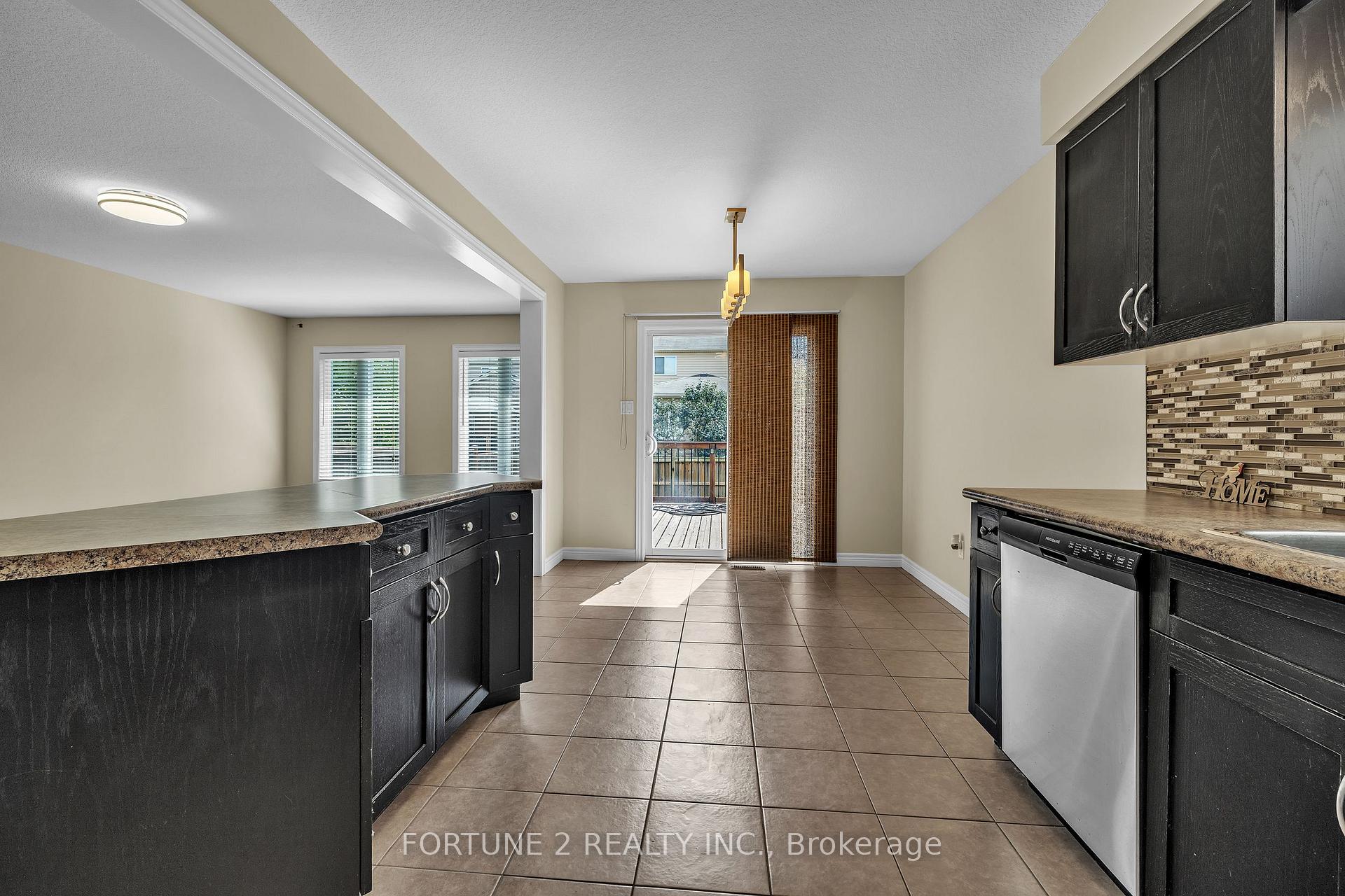 Photo 16 of 2901 Lemieux Walk, London, South W — HOMEH