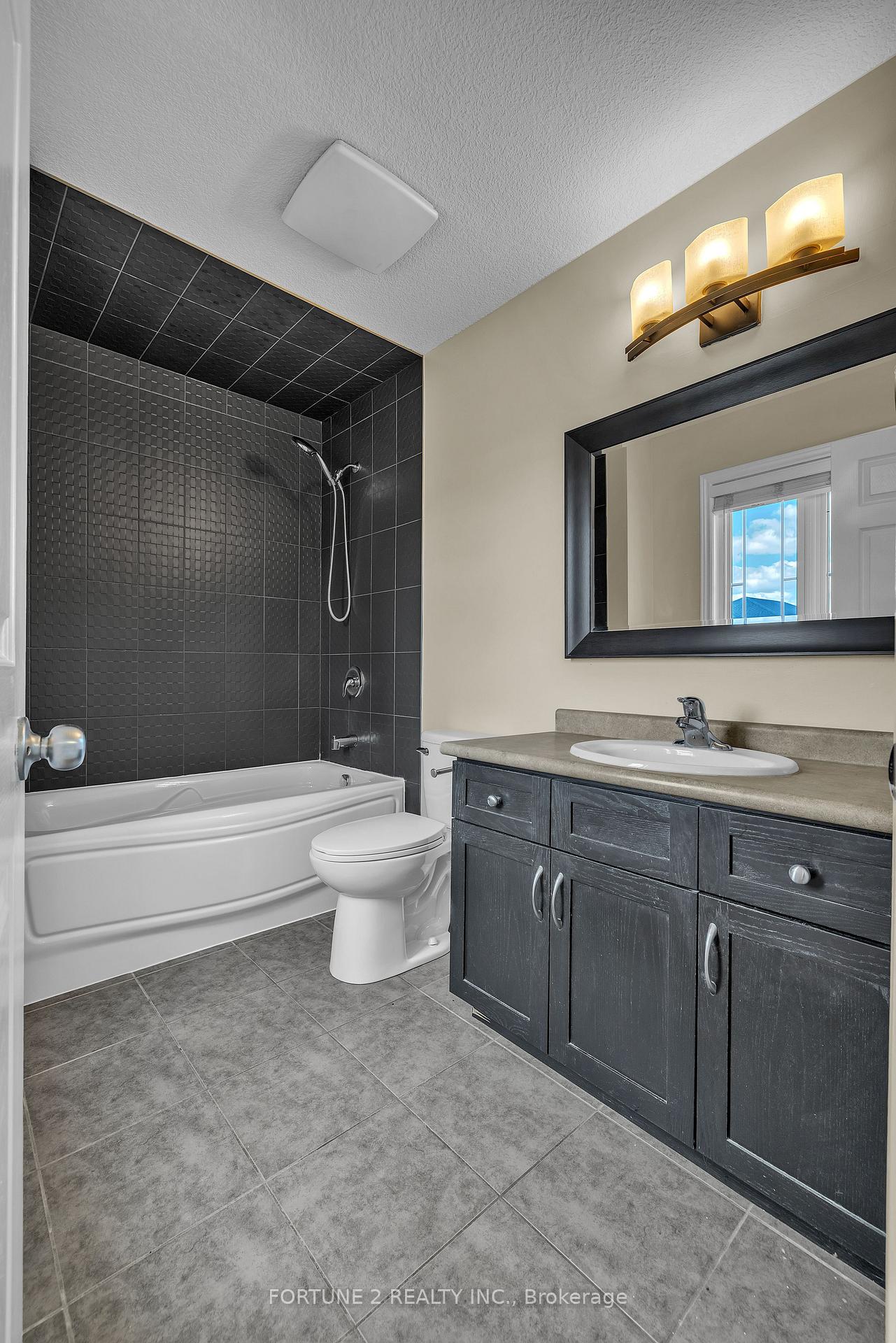 Photo 23 of 2901 Lemieux Walk, London, South W — HOMEH