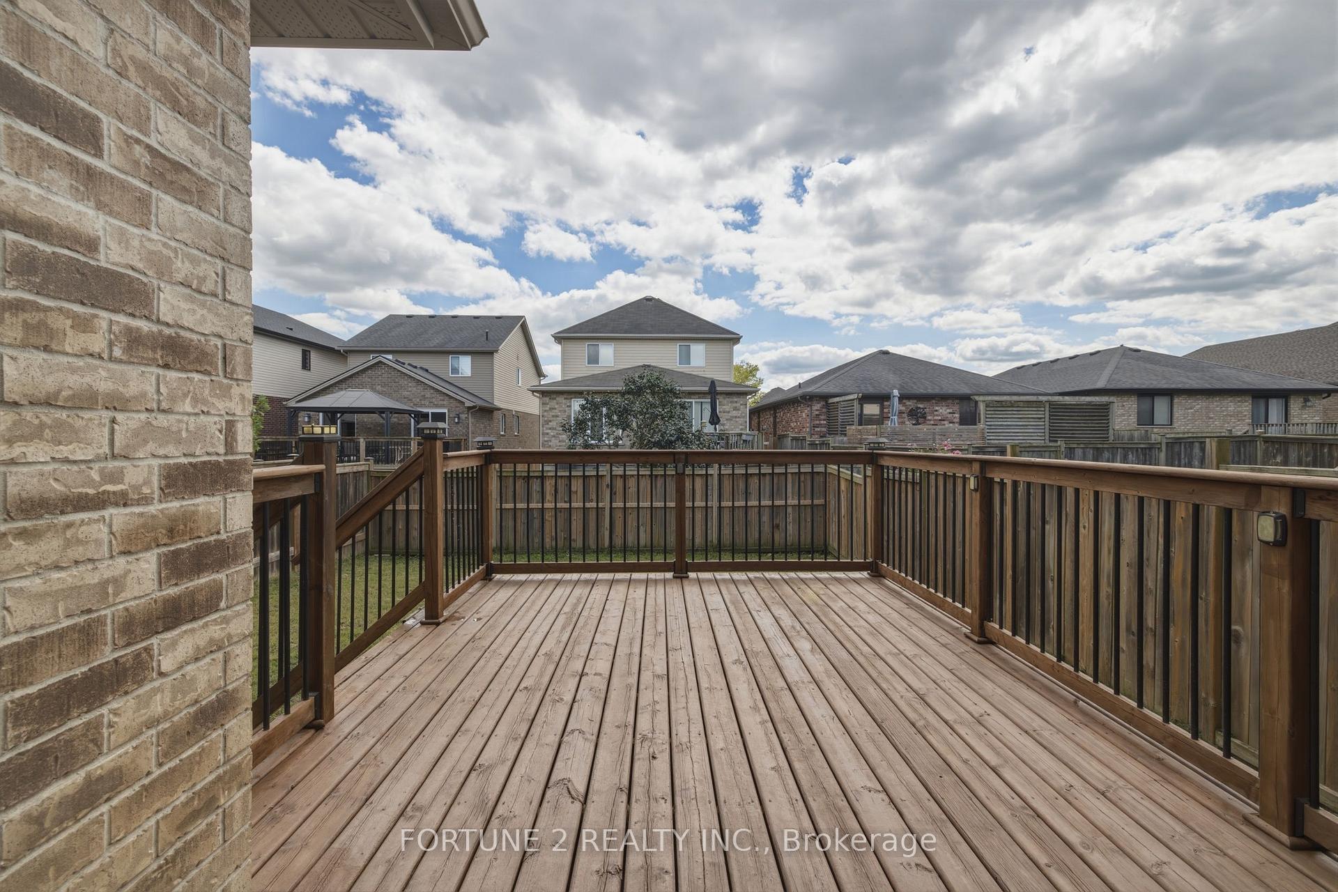 Photo 33 of 2901 Lemieux Walk, London, South W — HOMEH
