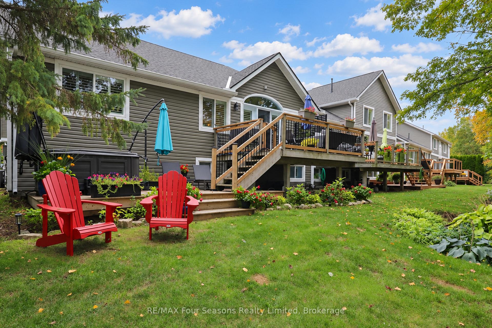 Photo 3 of 44 Green Briar Drive, Collingwood — HOMEH