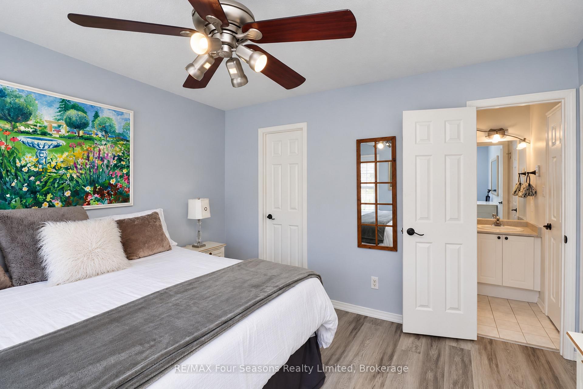 Photo 8 of 44 Green Briar Drive, Collingwood — HOMEH