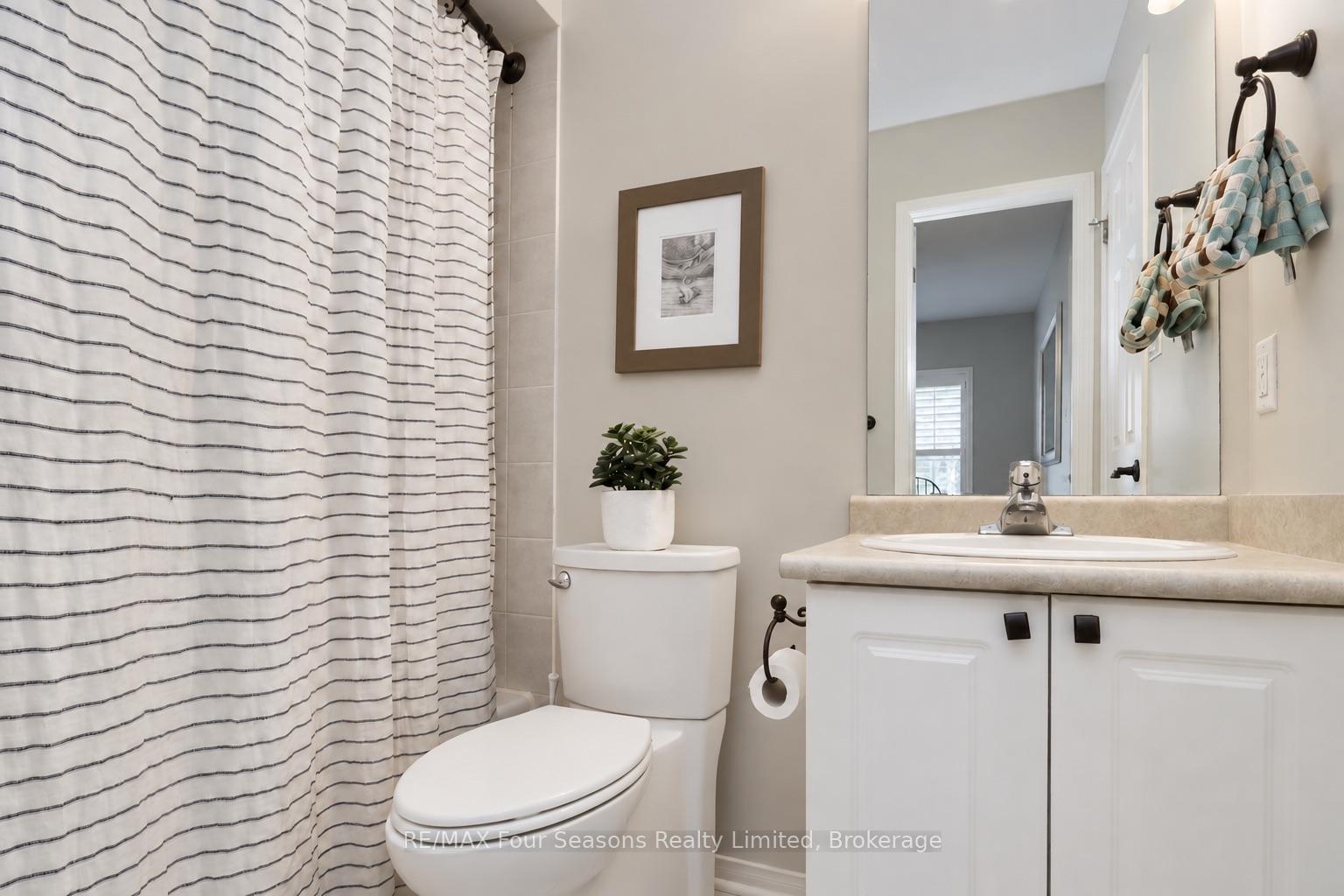 Photo 9 of 44 Green Briar Drive, Collingwood — HOMEH