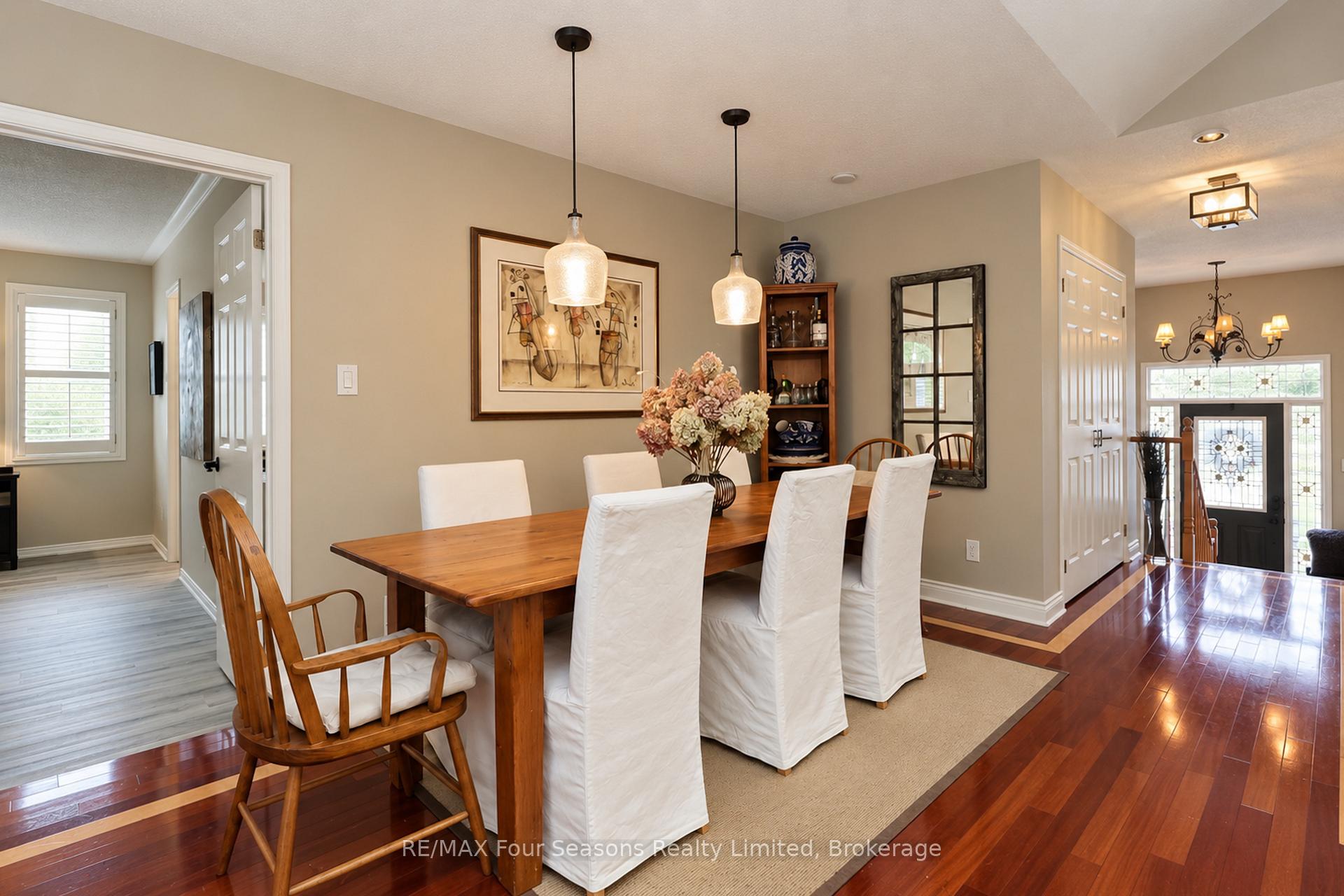 Photo 24 of 44 Green Briar Drive, Collingwood — HOMEH