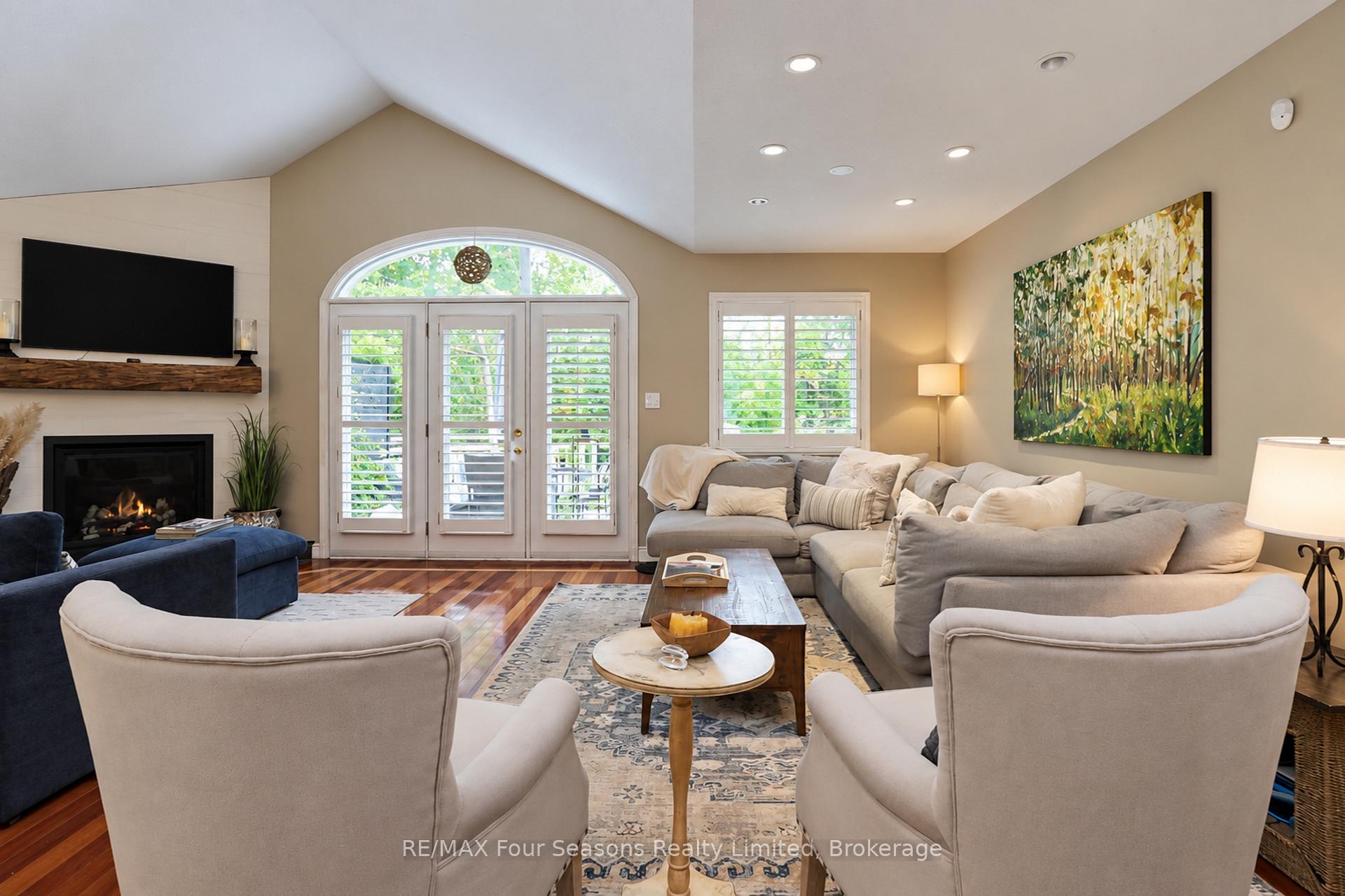Photo 27 of 44 Green Briar Drive, Collingwood — HOMEH