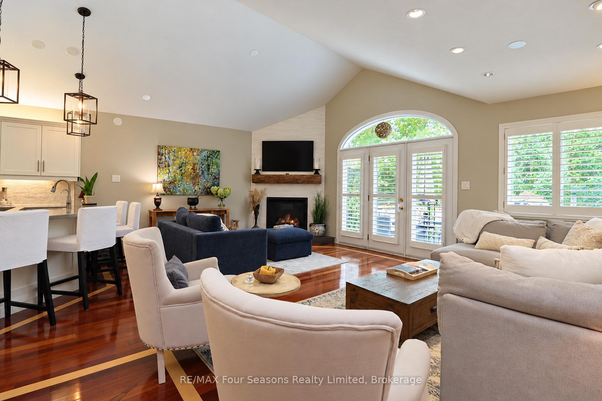 Photo 29 of 44 Green Briar Drive, Collingwood — HOMEH