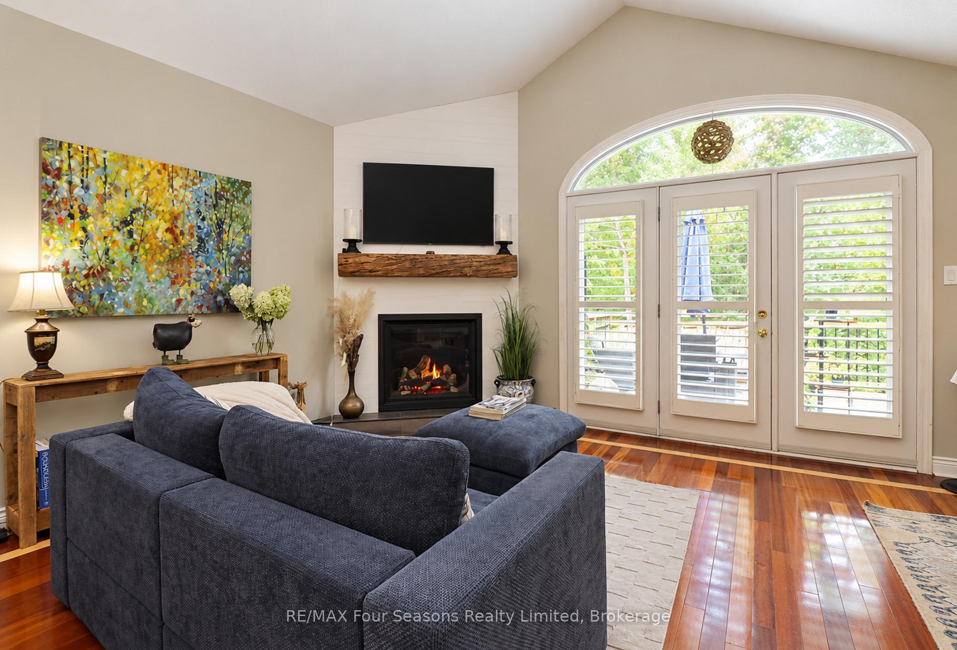 Photo 31 of 44 Green Briar Drive, Collingwood — HOMEH