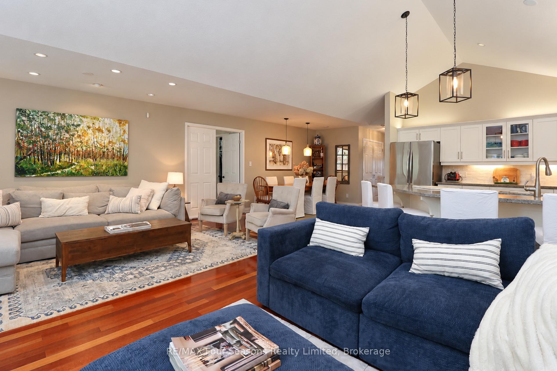 Photo 33 of 44 Green Briar Drive, Collingwood — HOMEH