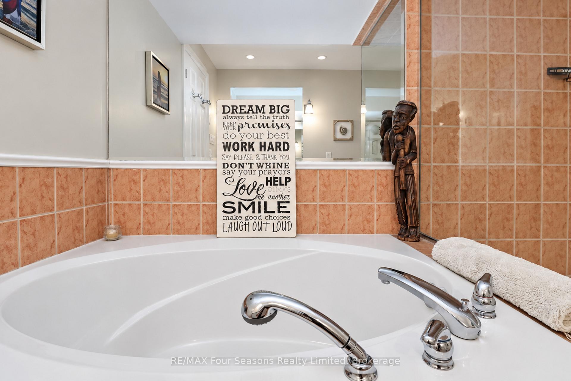 Photo 37 of 44 Green Briar Drive, Collingwood — HOMEH