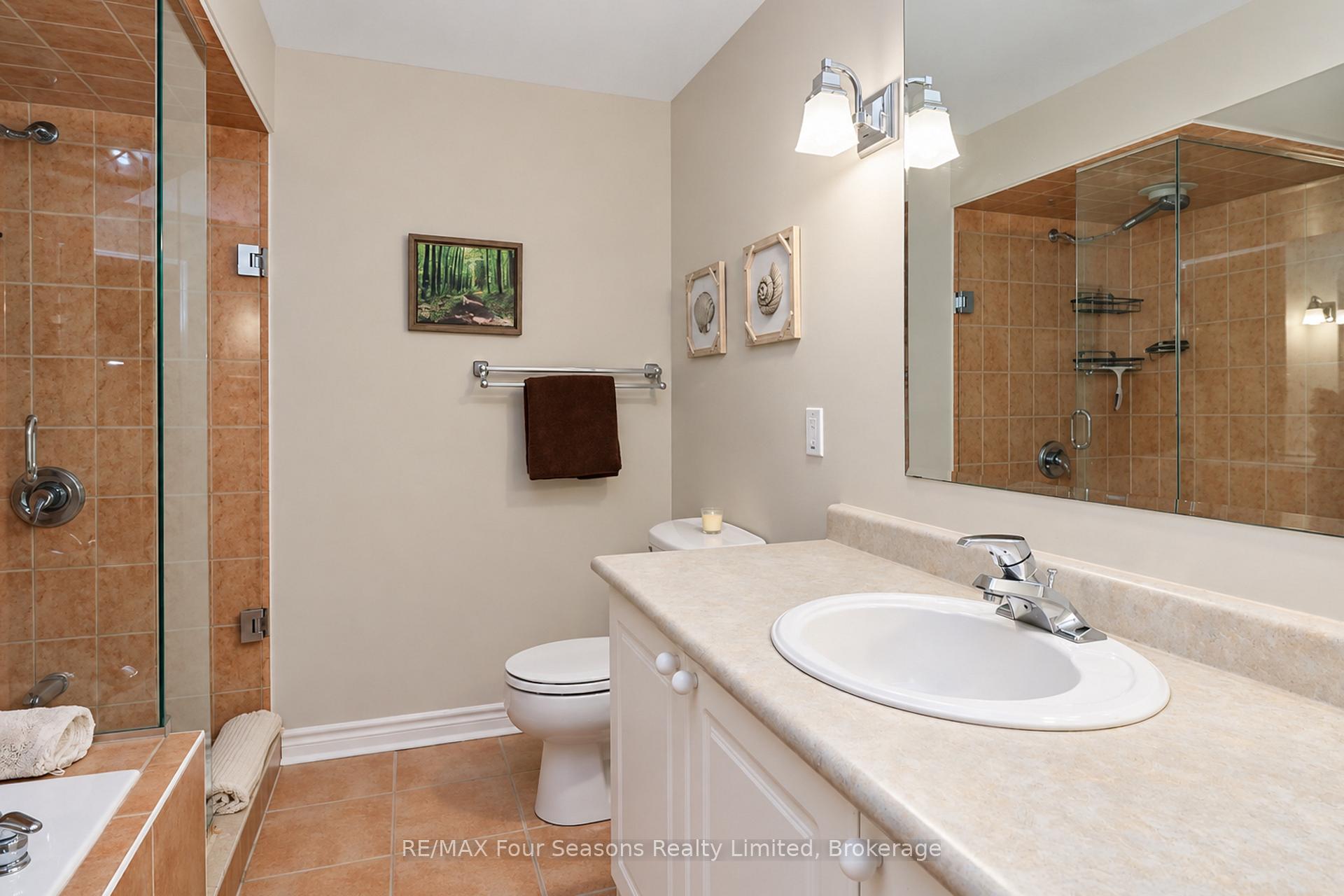 Photo 38 of 44 Green Briar Drive, Collingwood — HOMEH